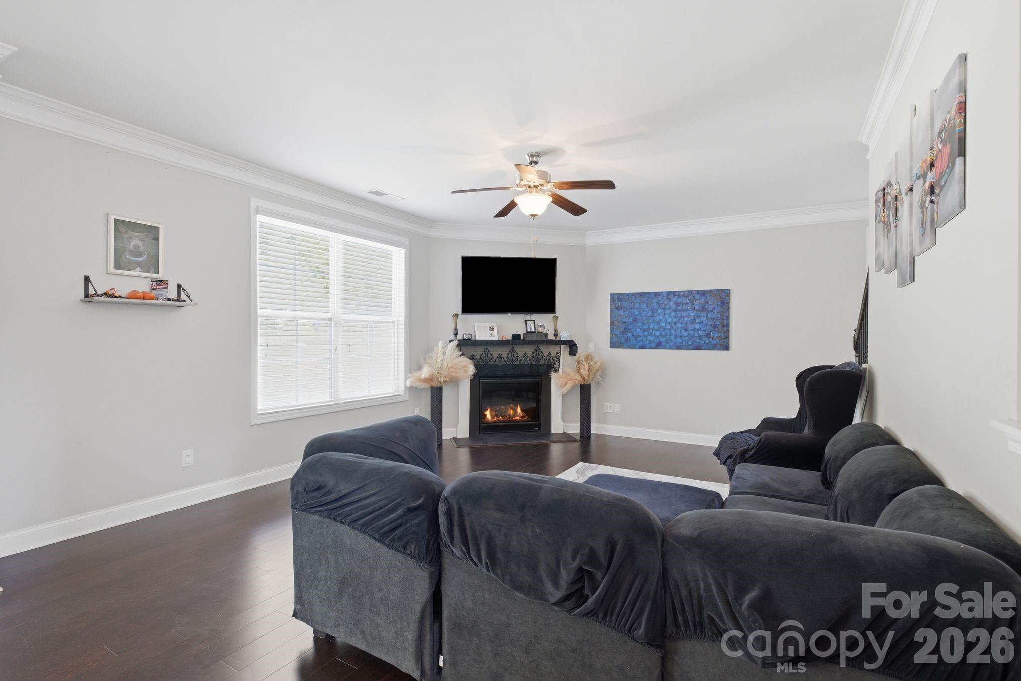 3830 Lake Breeze Drive Property Photo 13