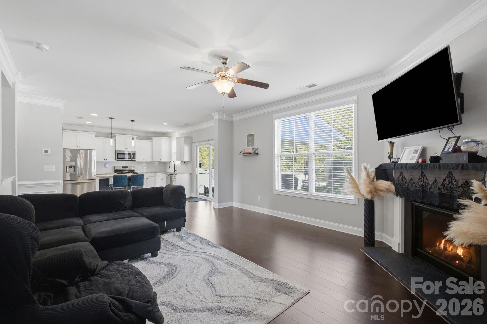 3830 Lake Breeze Drive Property Photo 15
