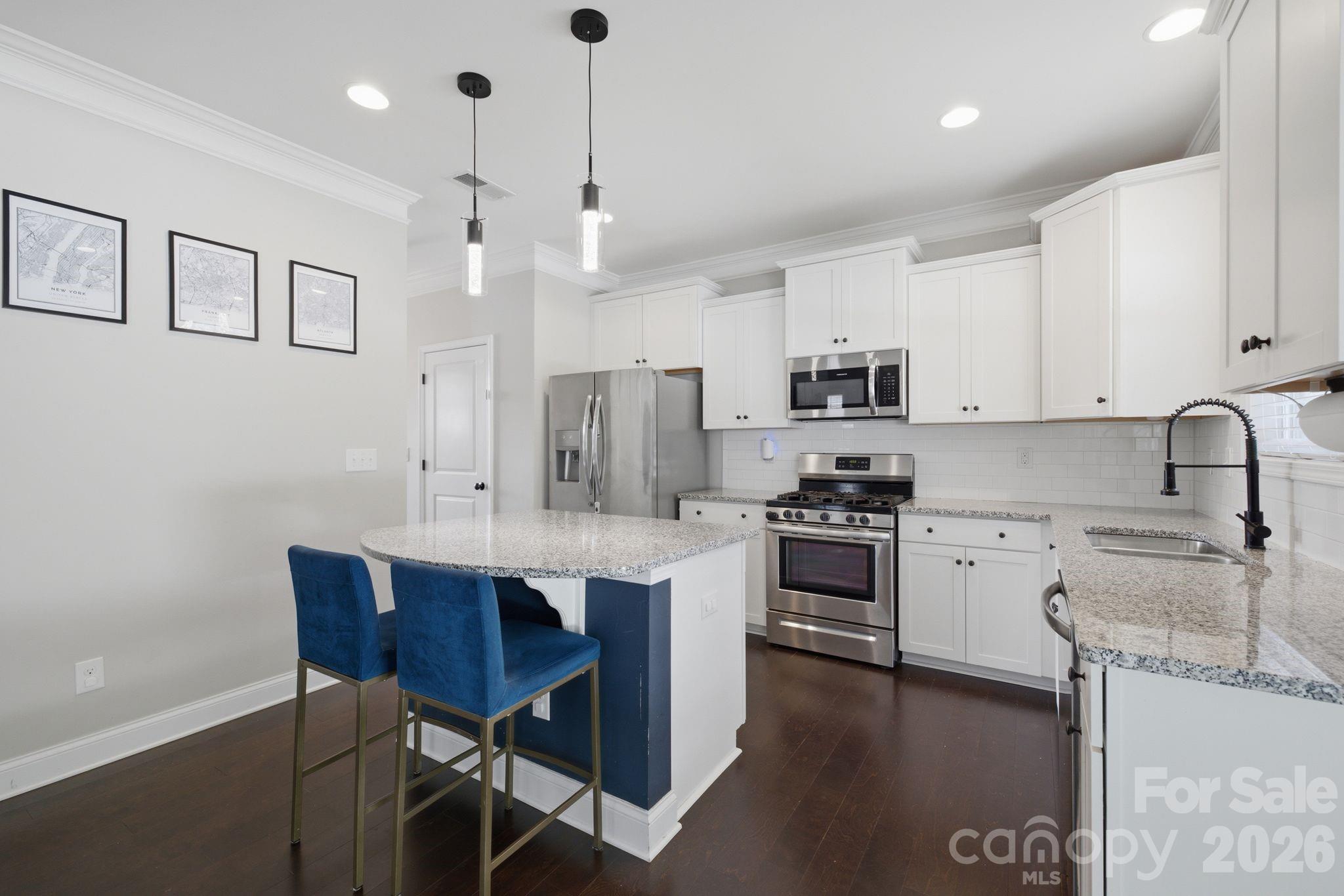 3830 Lake Breeze Drive Property Photo 17