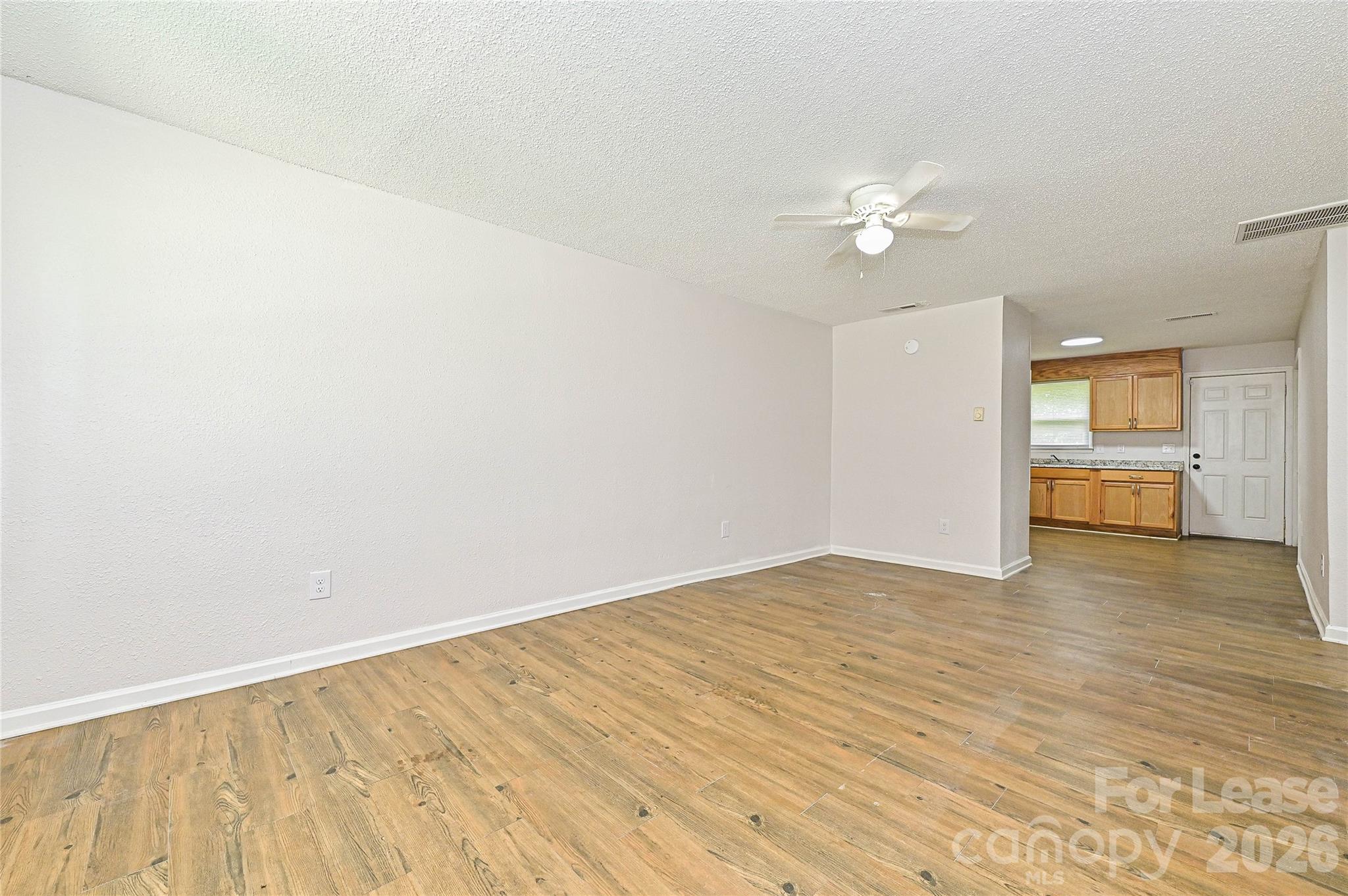 1119 Grady Street Property Photo 7
