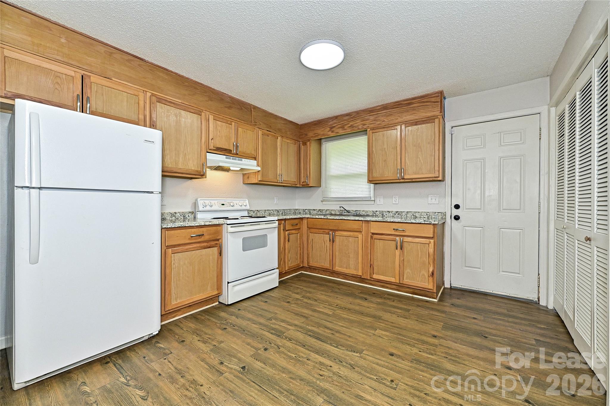 1119 Grady Street Property Photo 8
