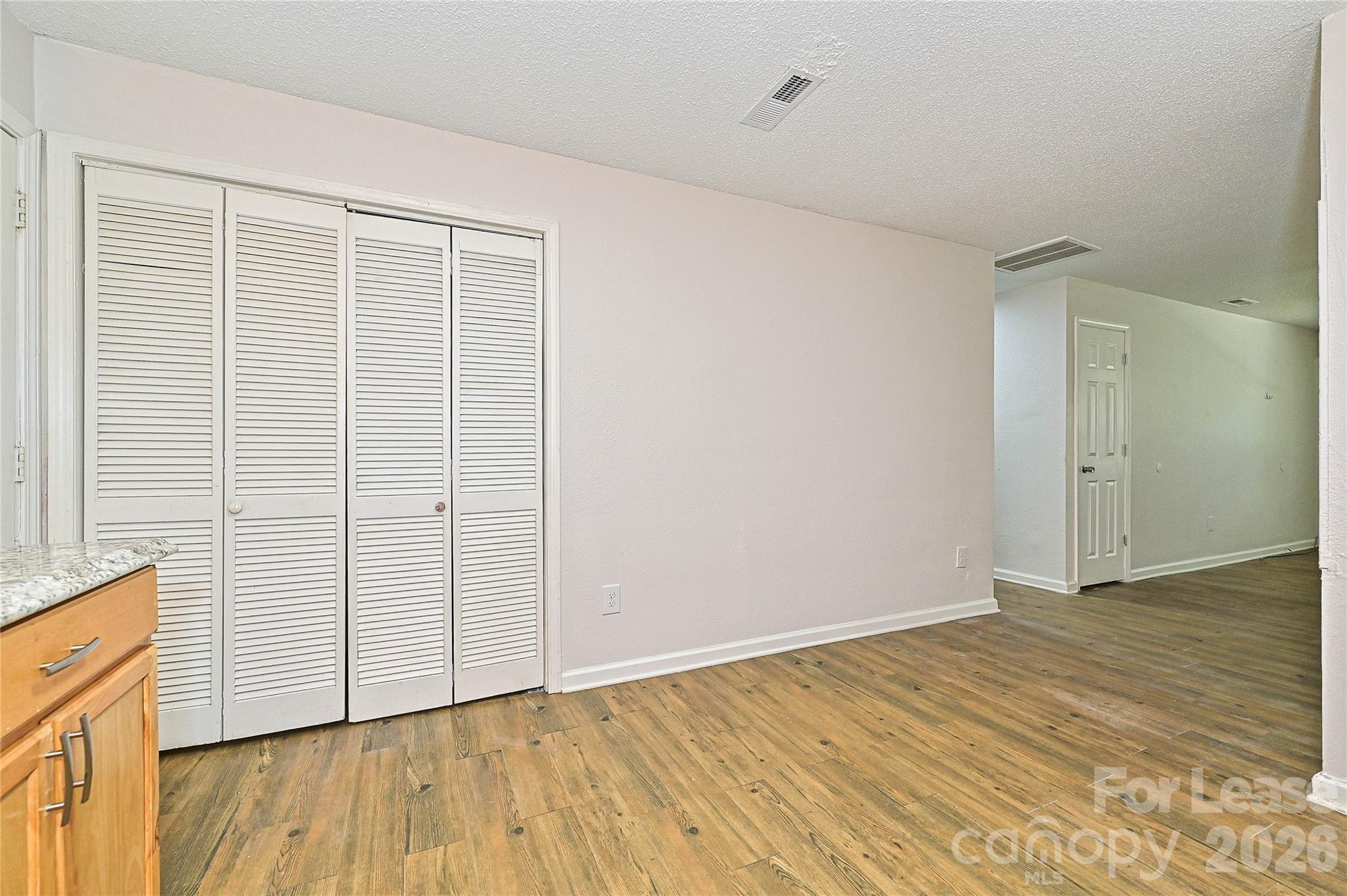 1119 Grady Street Property Photo 12