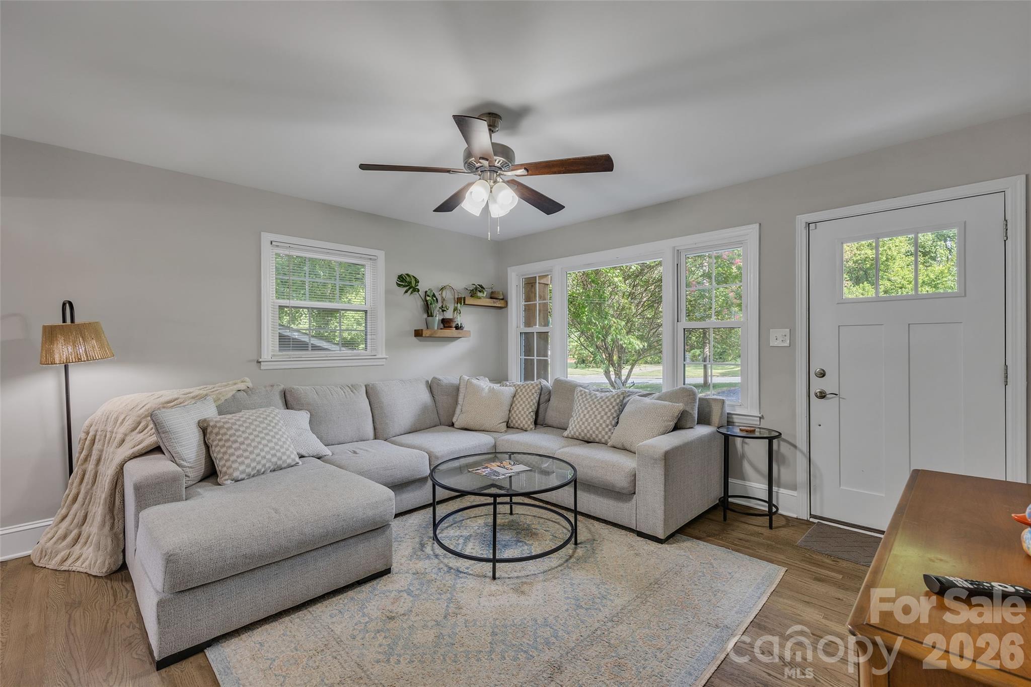 2213 Lanier Avenue Property Photo 4