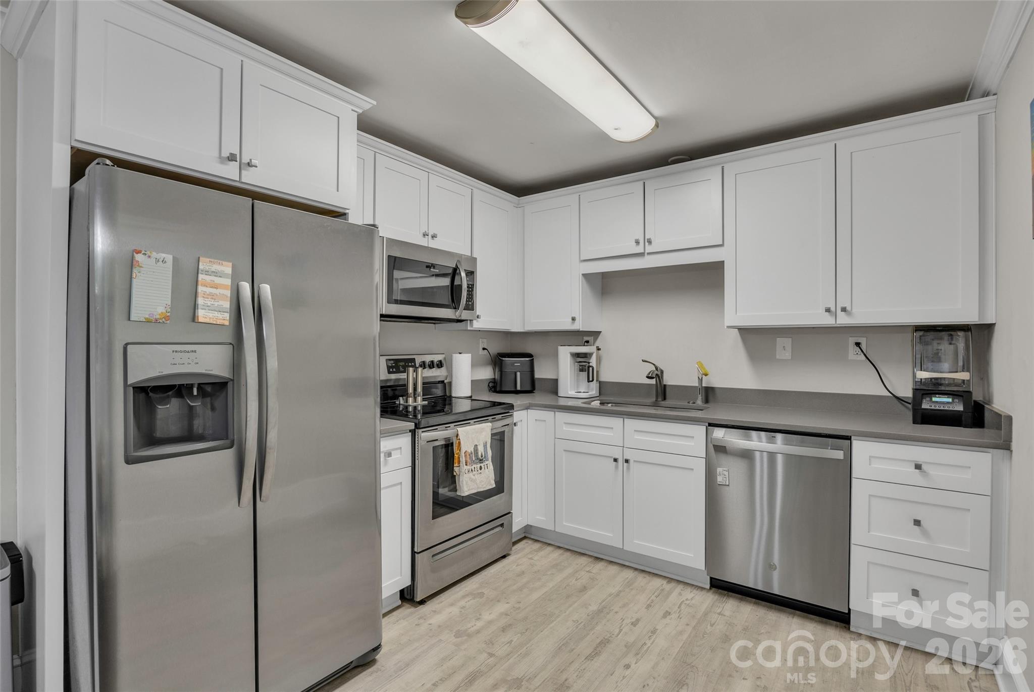 2213 Lanier Avenue Property Photo 14