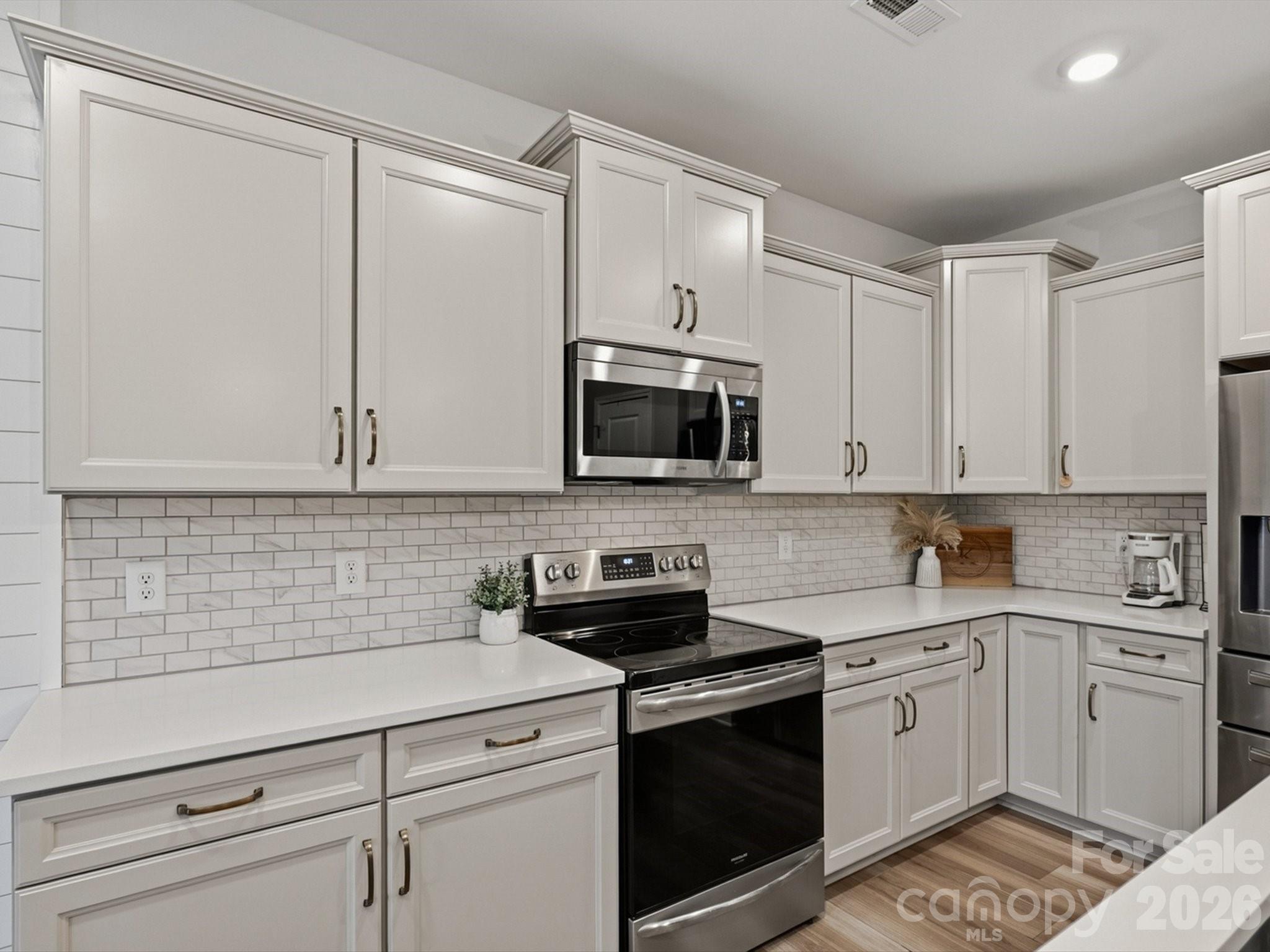 7159 Astella Way Property Photo 15