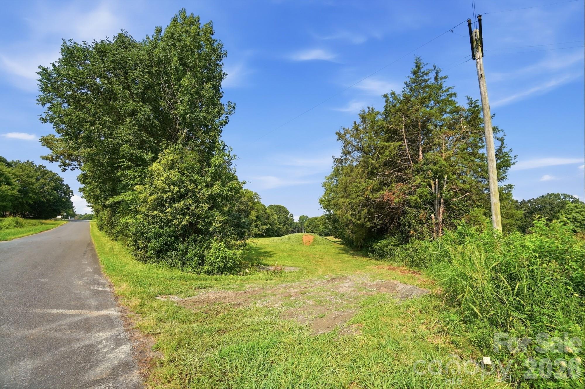 3888 Heathcliff Road Property Photo 9