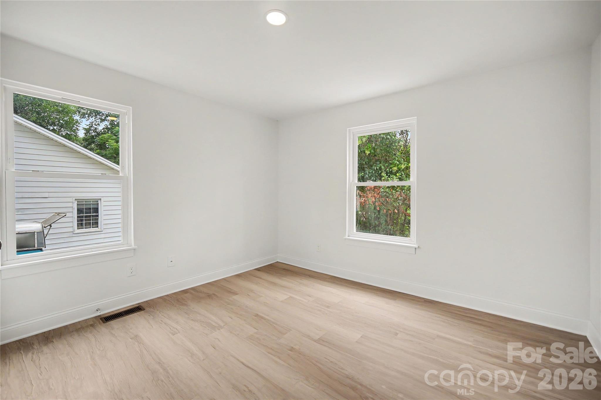 506 Linwood Road Property Photo 15