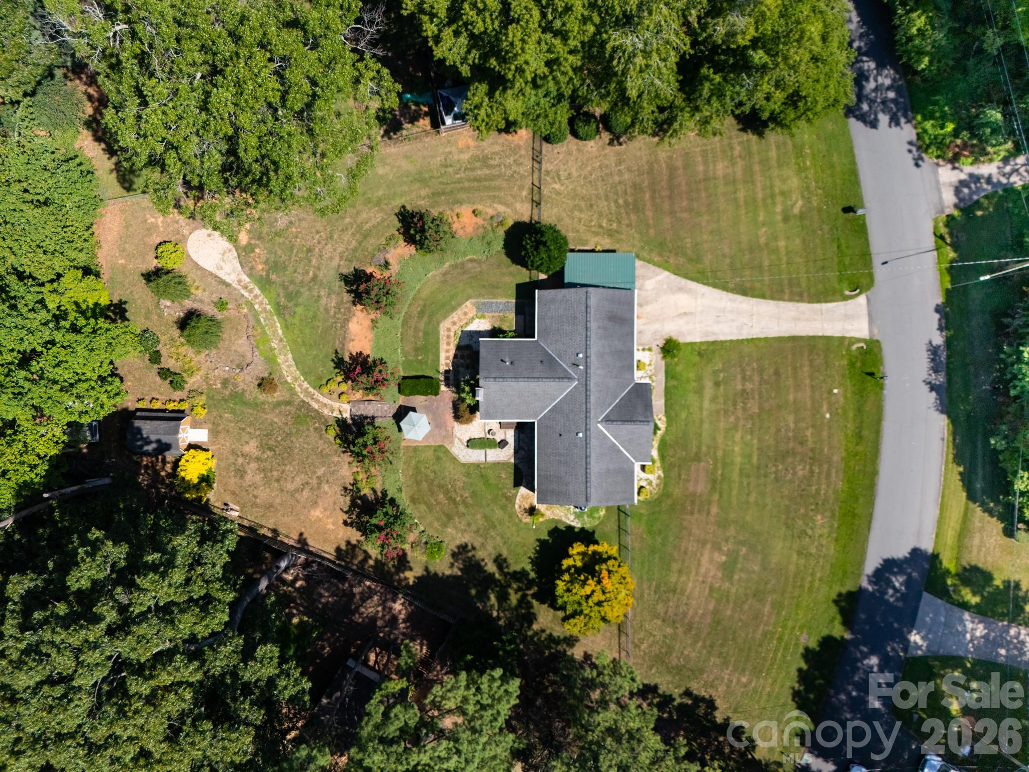 1433 Niagara Circle Property Photo 5