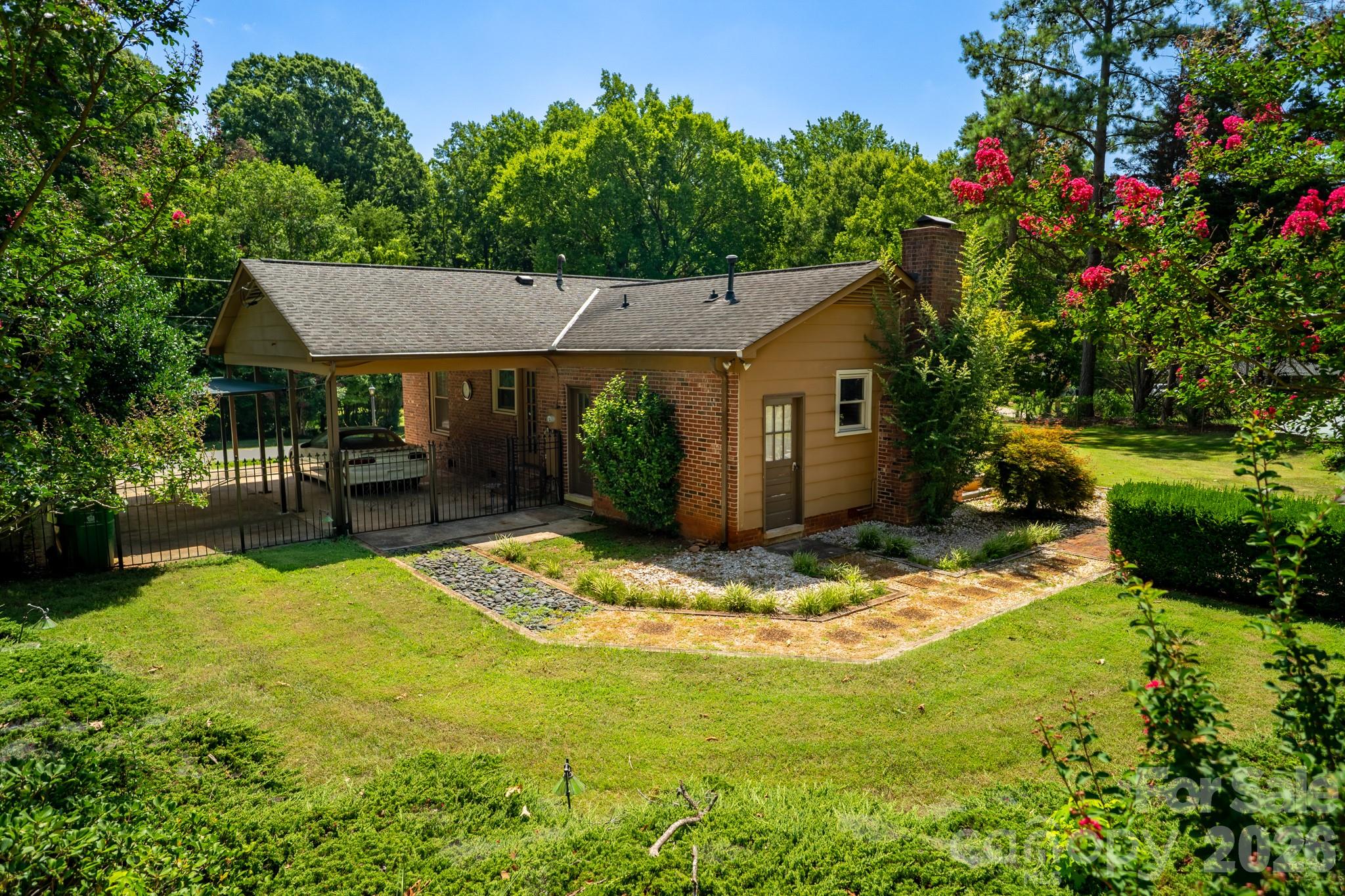 1433 Niagara Circle Property Photo 6