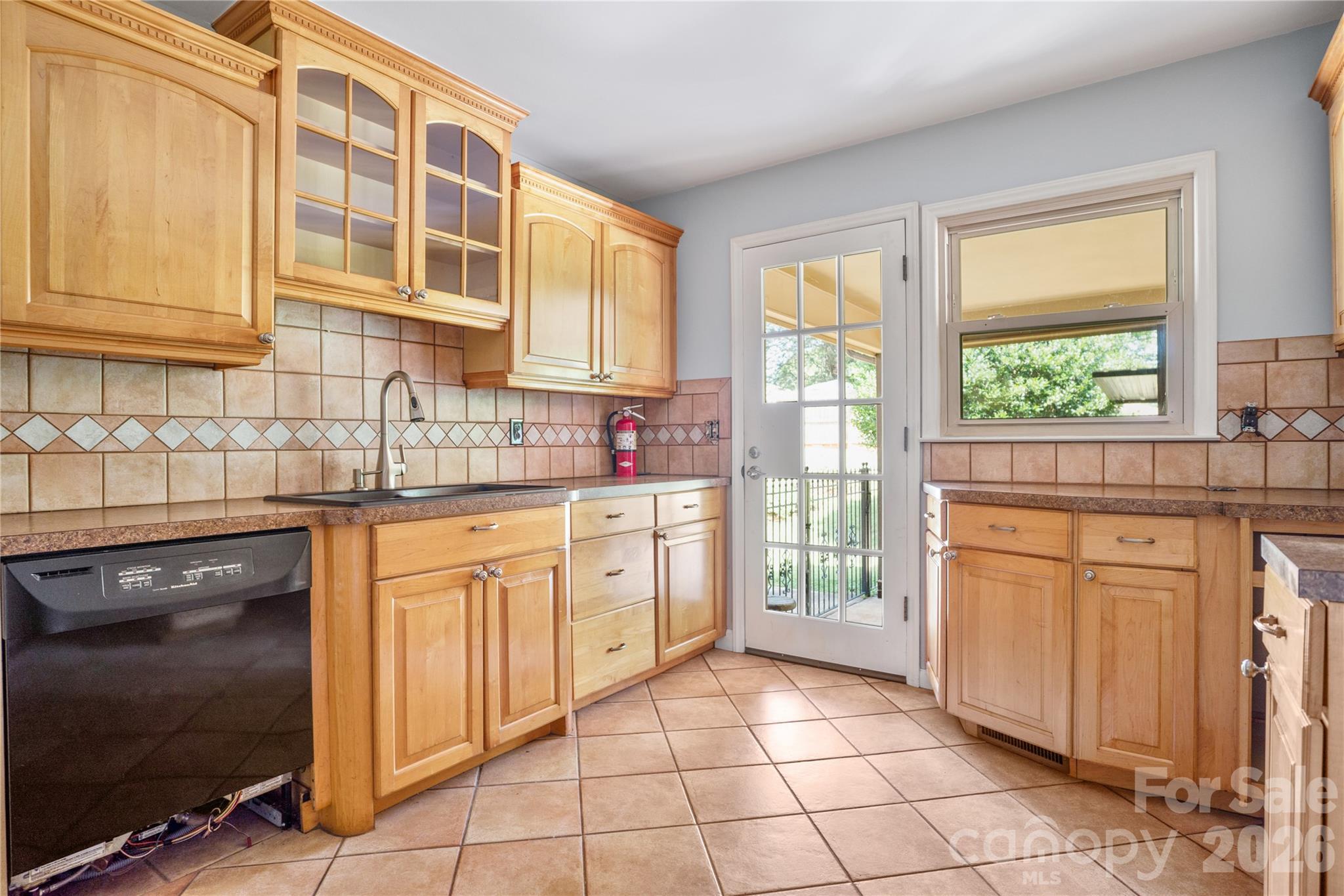 1433 Niagara Circle Property Photo 12