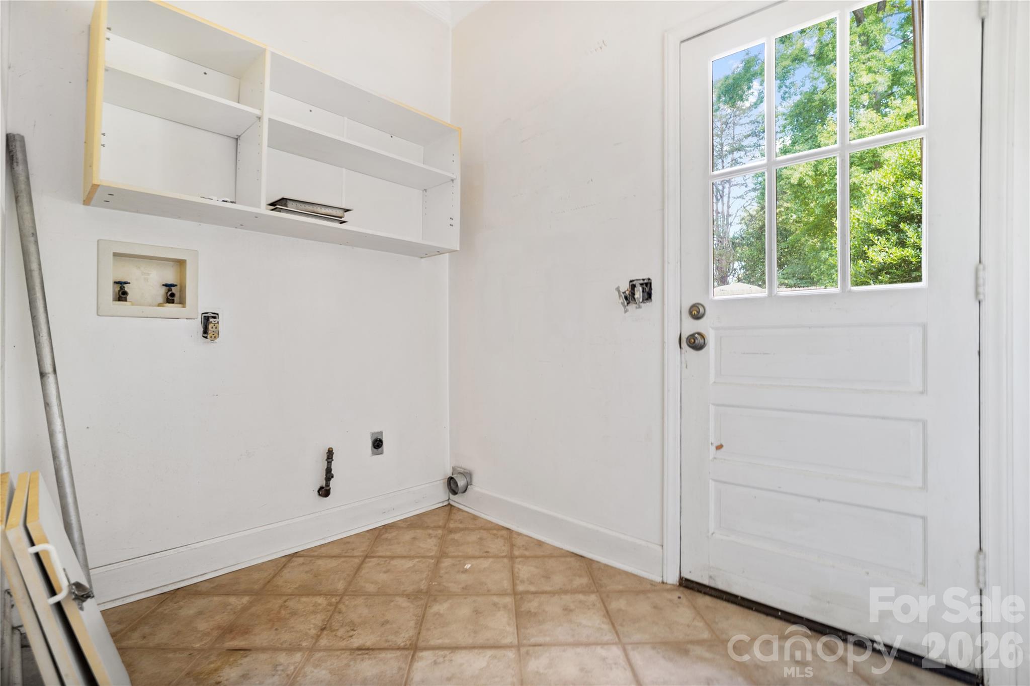 1433 Niagara Circle Property Photo 15