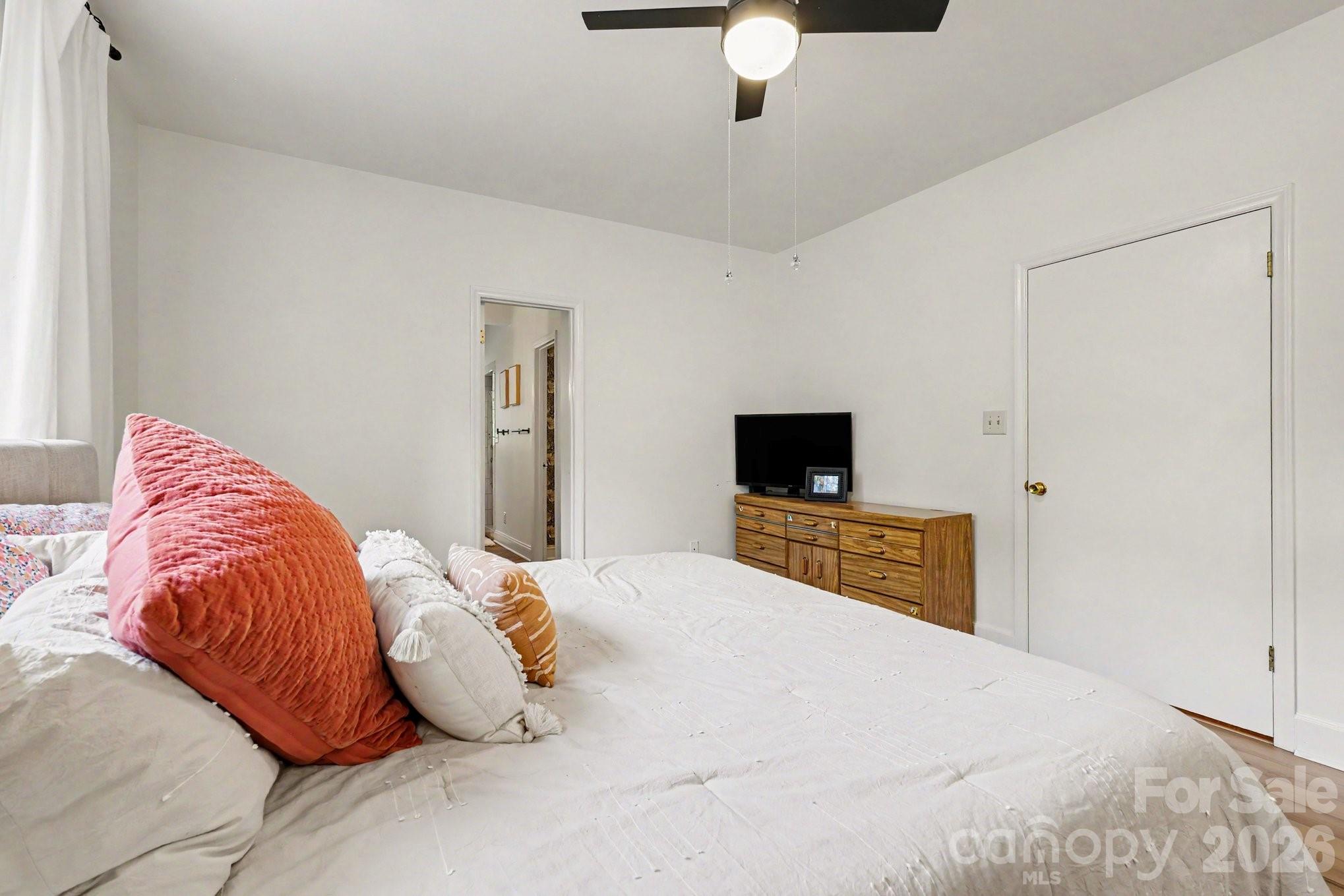 408 Griffith Road Property Photo 32