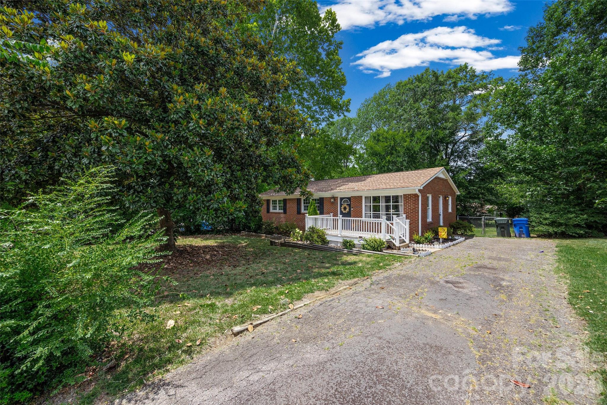 1537 Mcgill Street Property Photo 3