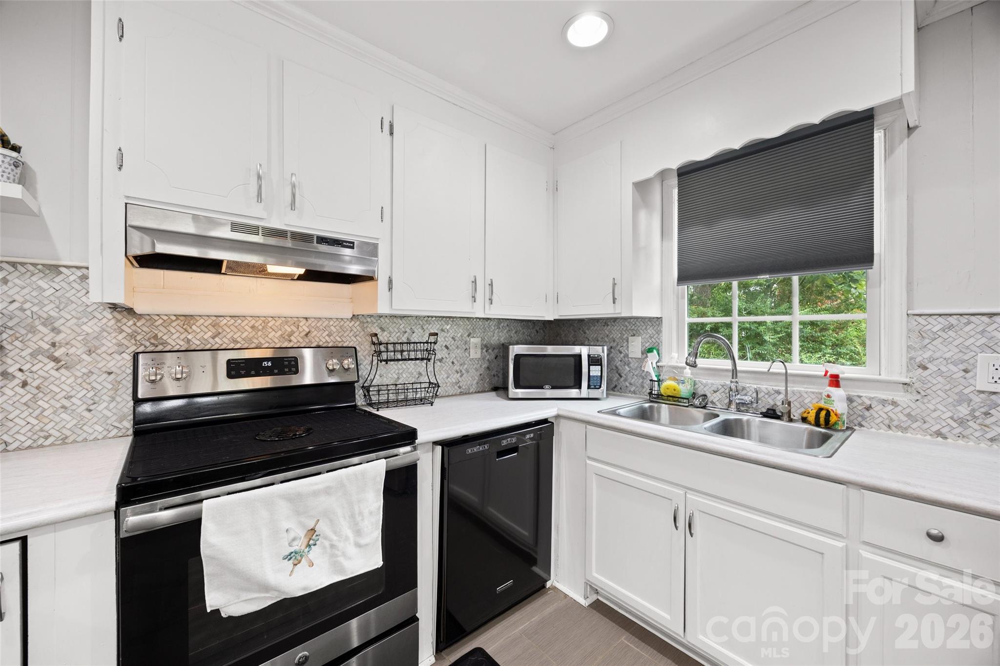 1537 Mcgill Street Property Photo 9