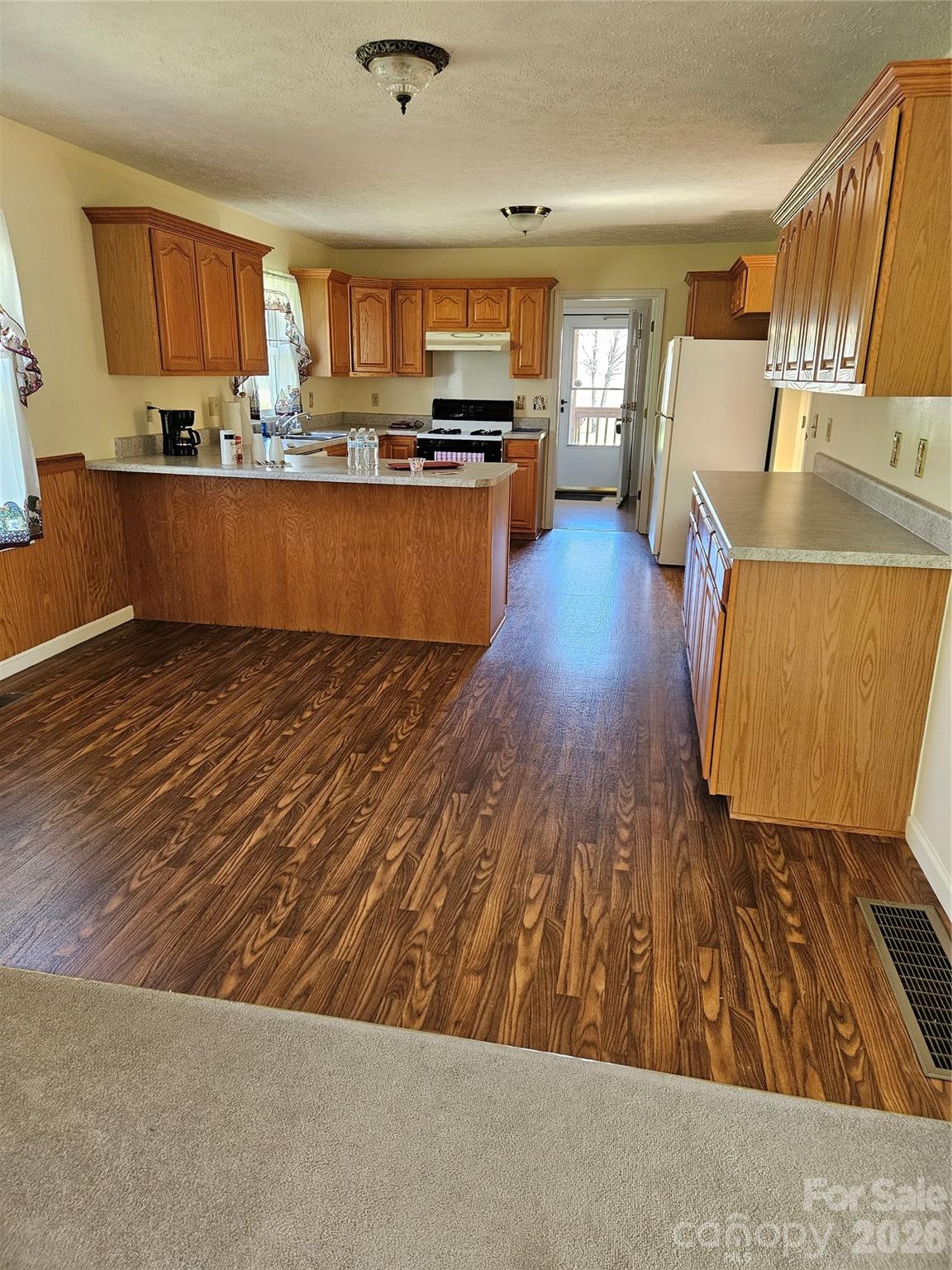271 Stradley Mountain Road Property Photo 9