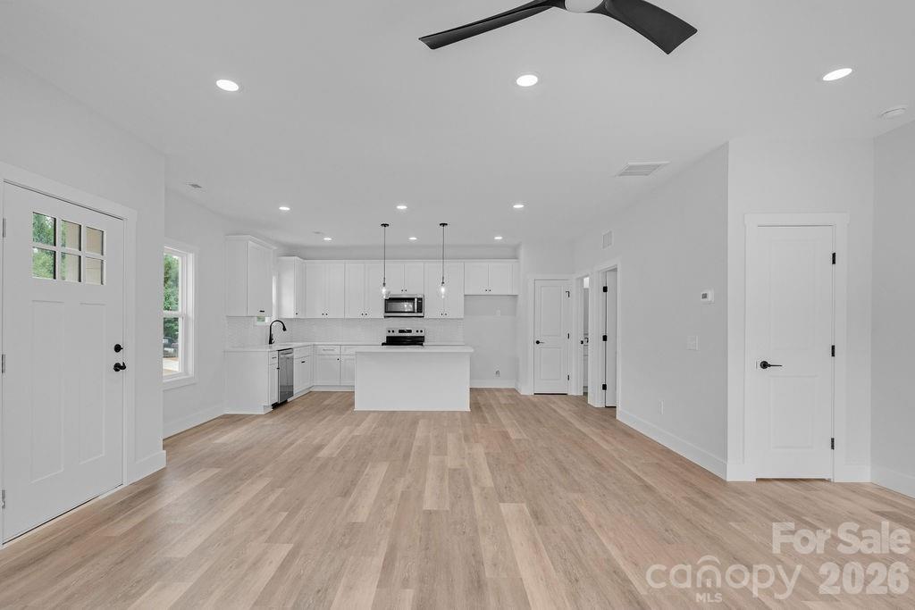 502 N Pine Street Property Photo 4