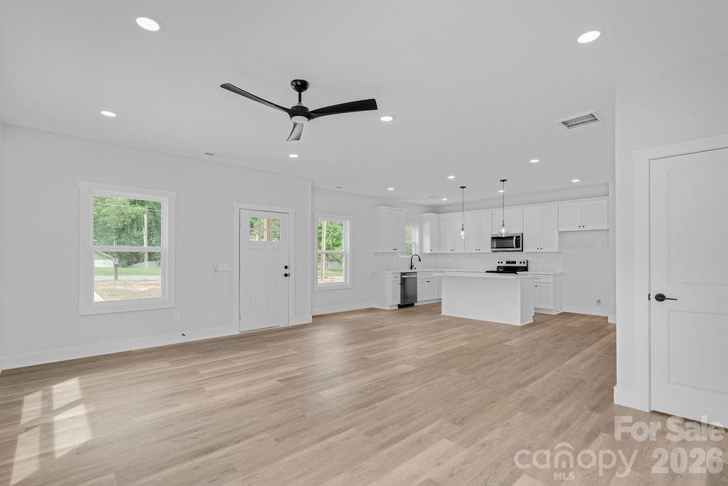 502 N Pine Street Property Photo 5