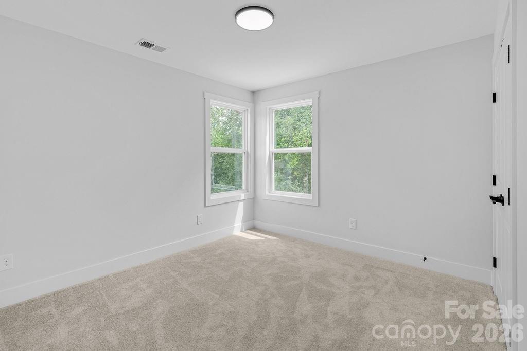 502 N Pine Street Property Photo 13
