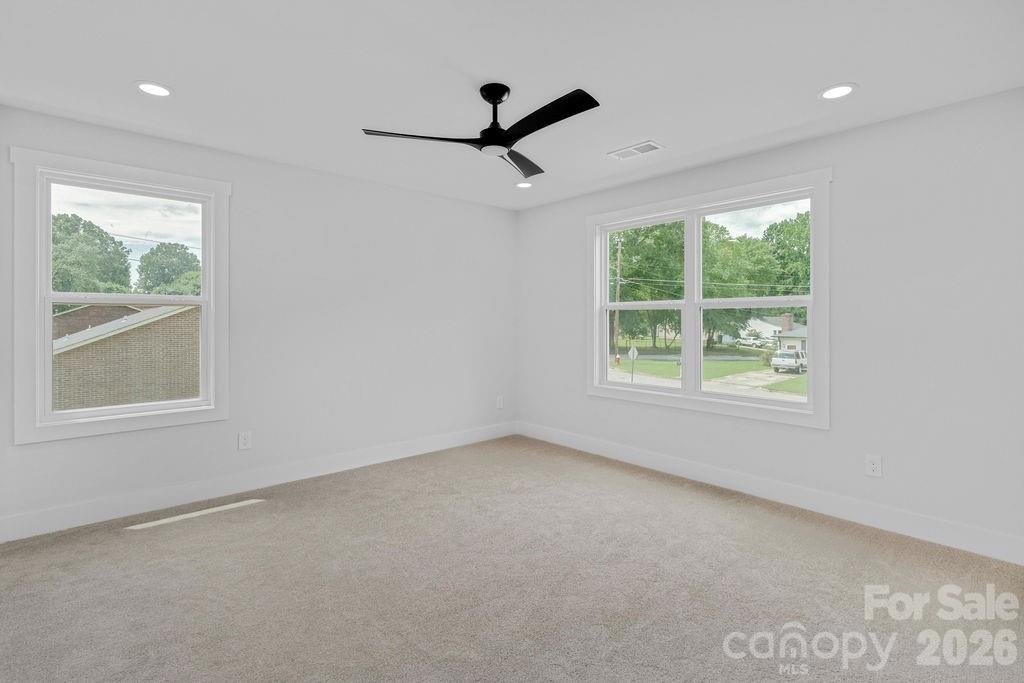 502 N Pine Street Property Photo 19