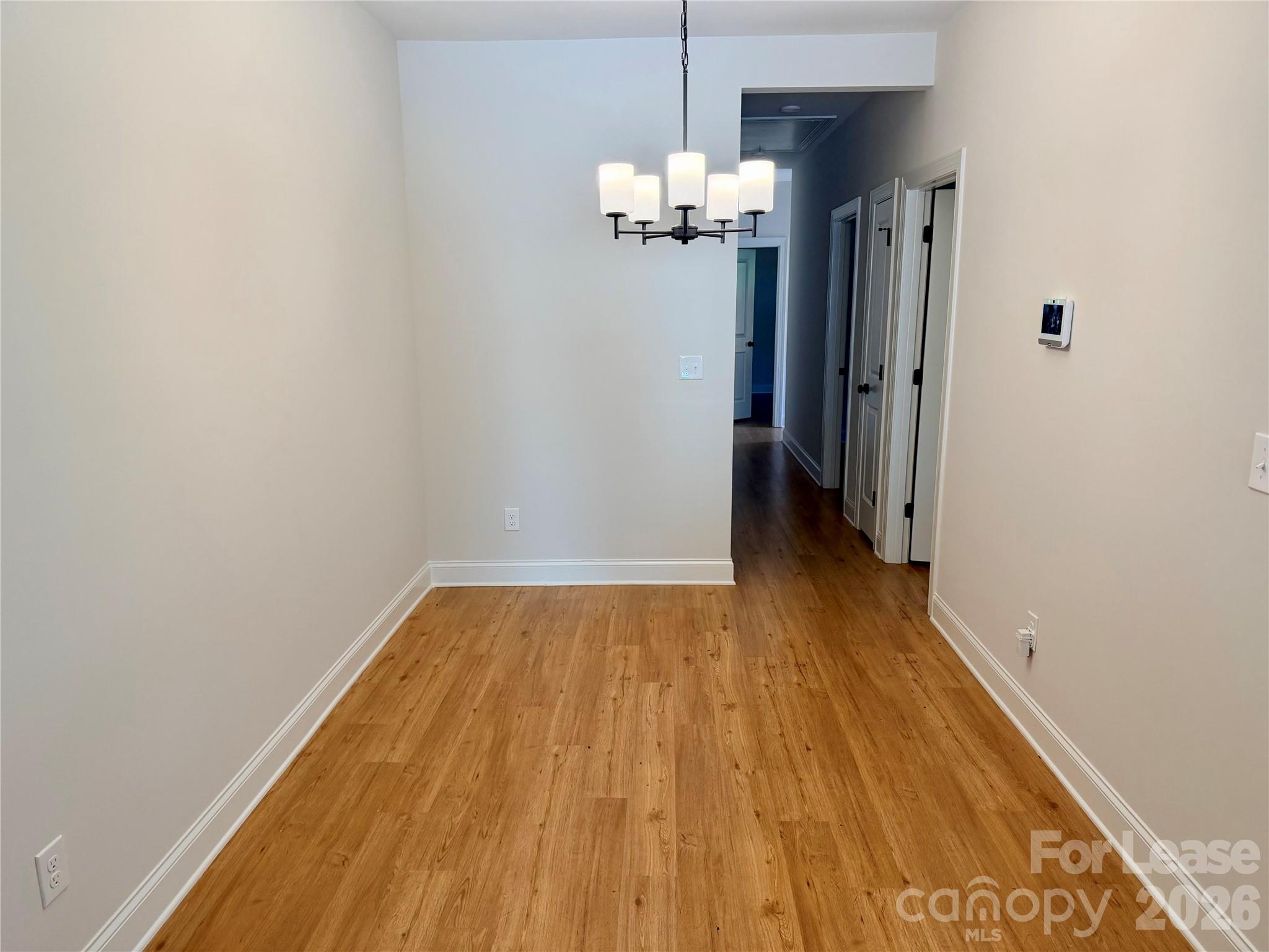 525 N Linwood Avenue Property Photo 14