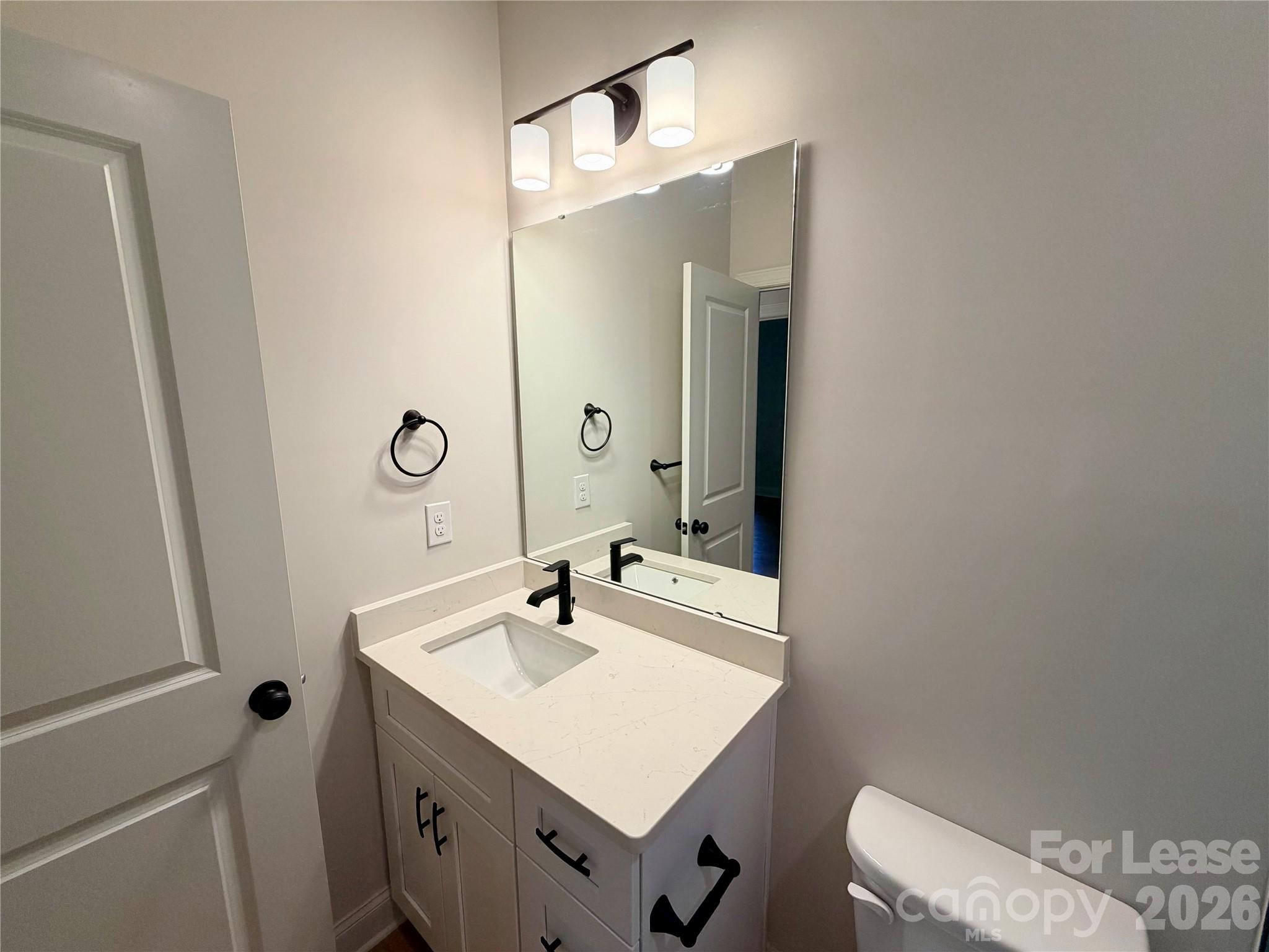 525 N Linwood Avenue Property Photo 27