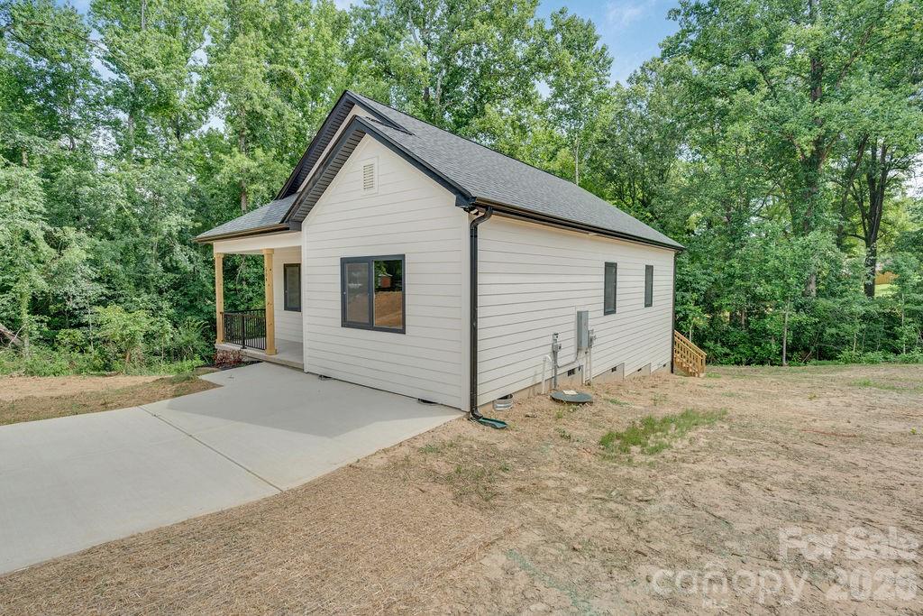 504 N Pine Street Property Photo 3