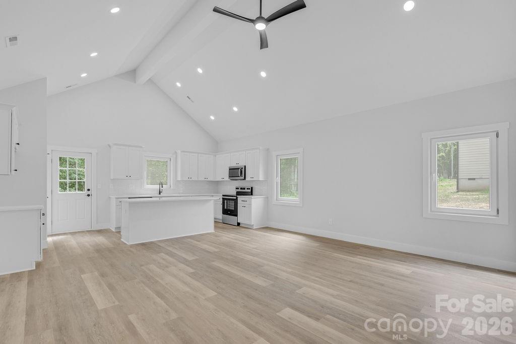 504 N Pine Street Property Photo 4