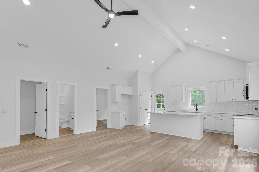 504 N Pine Street Property Photo 5