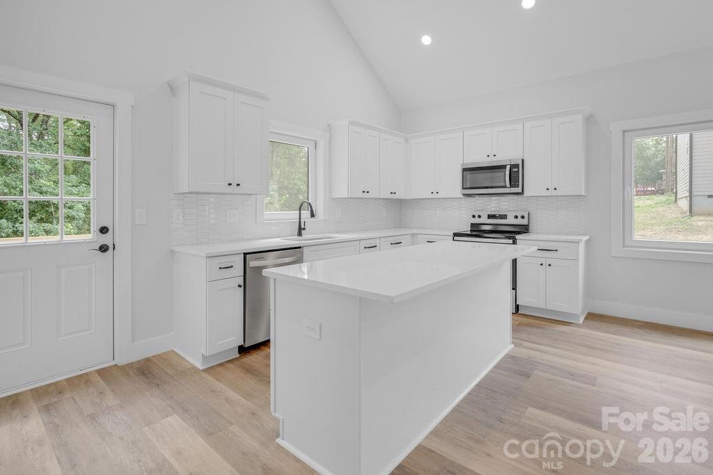 504 N Pine Street Property Photo 6