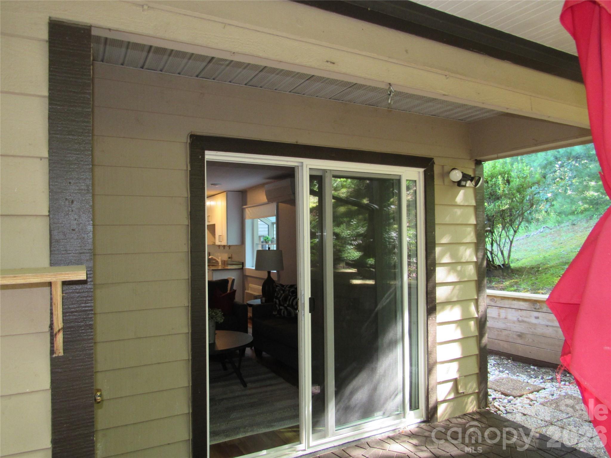 6 Woodlands Drive Property Photo 2