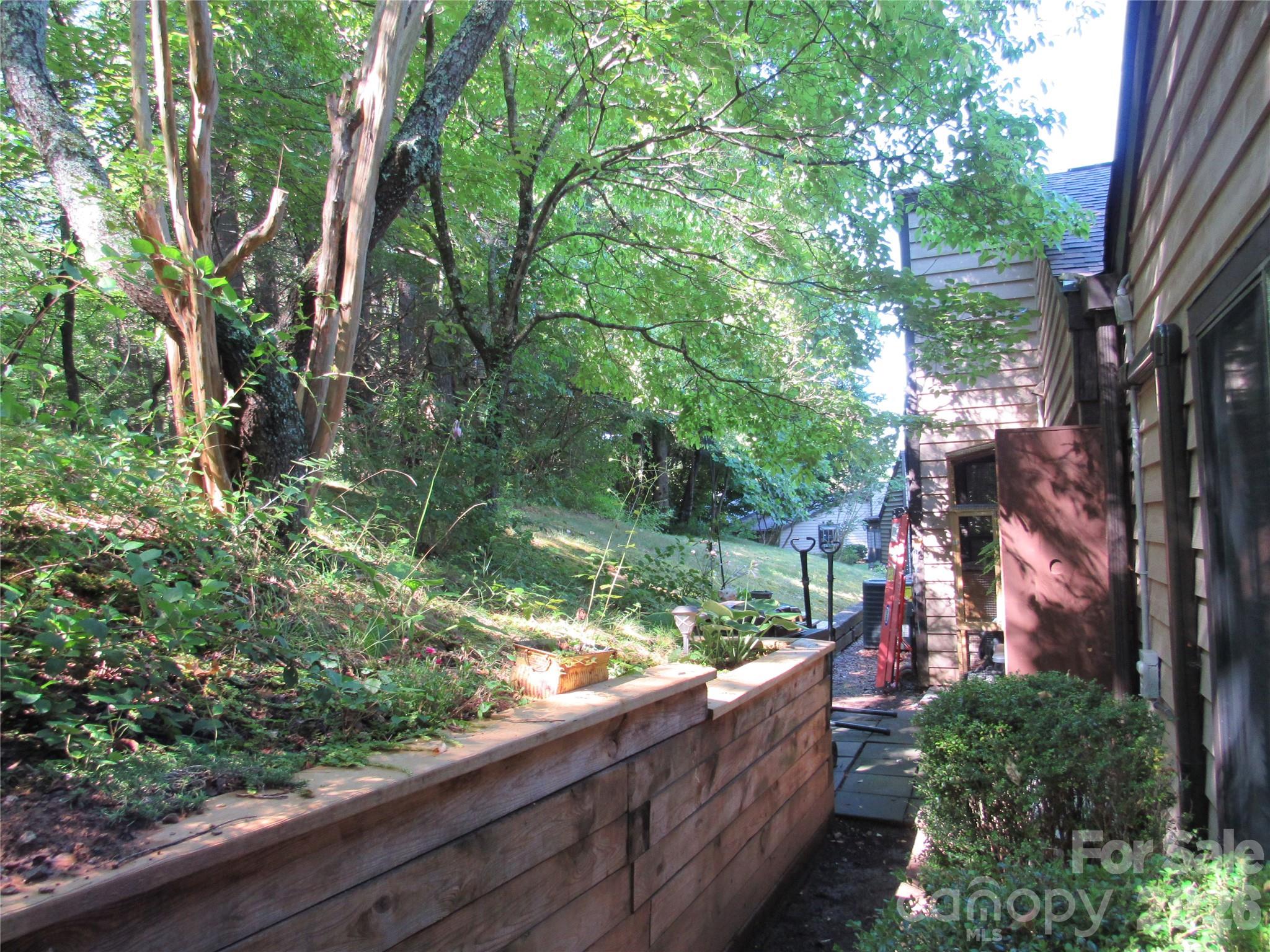 6 Woodlands Drive Property Photo 3