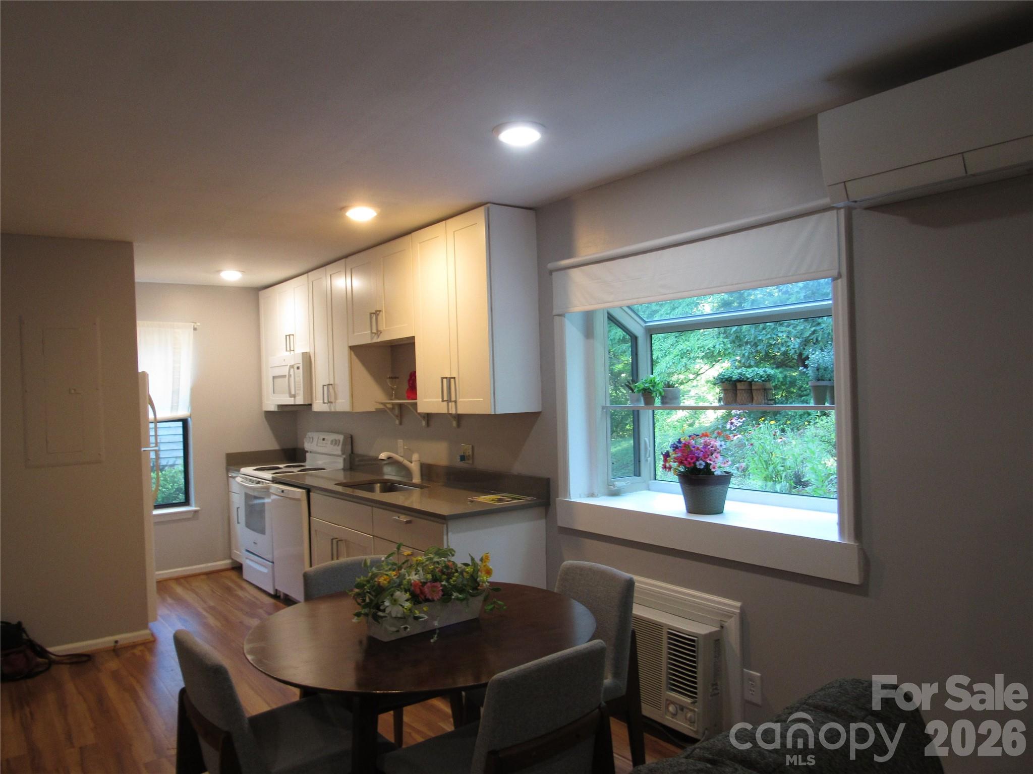 6 Woodlands Drive Property Photo 8