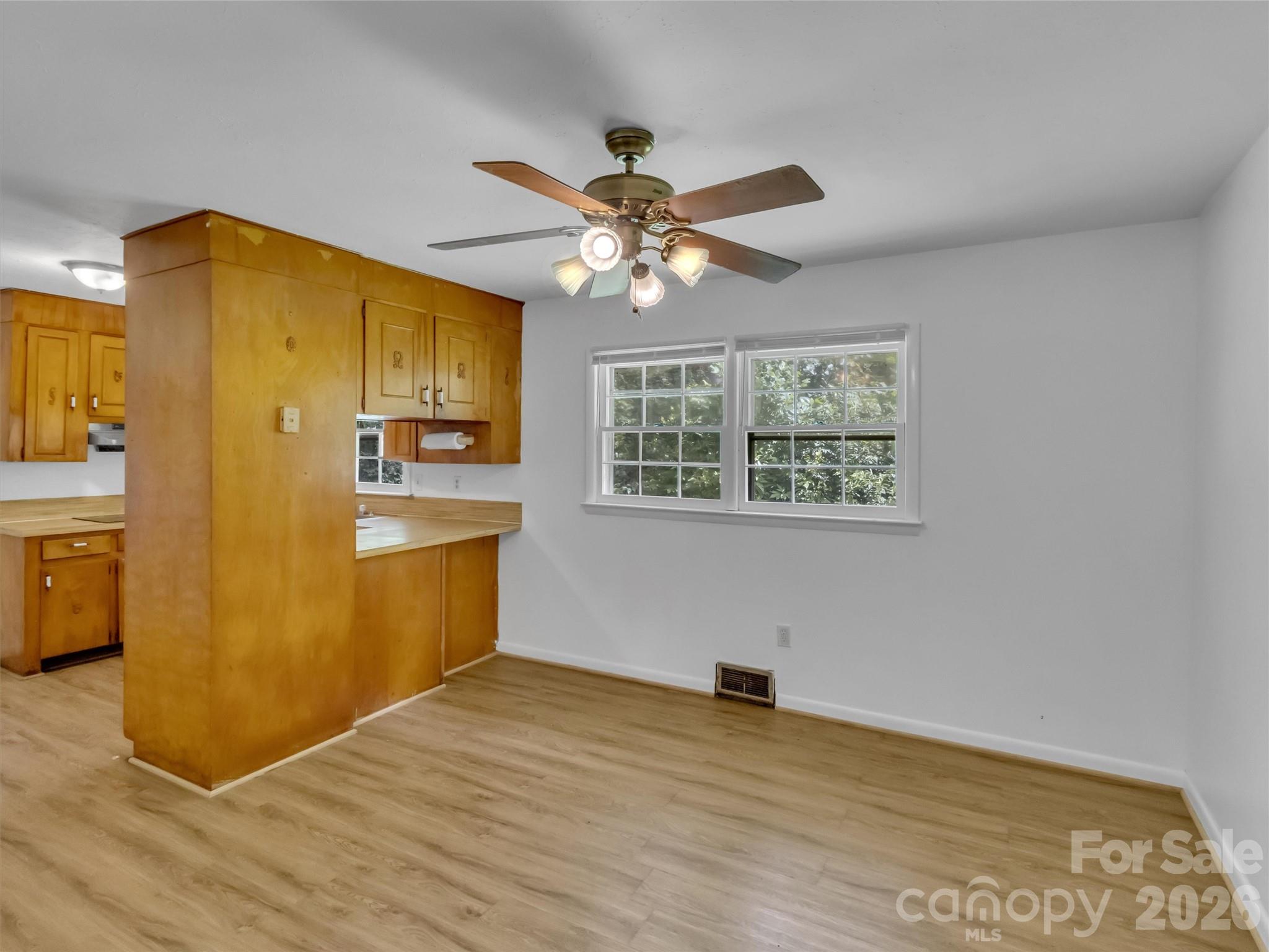 70 Iris Lane Property Photo 9