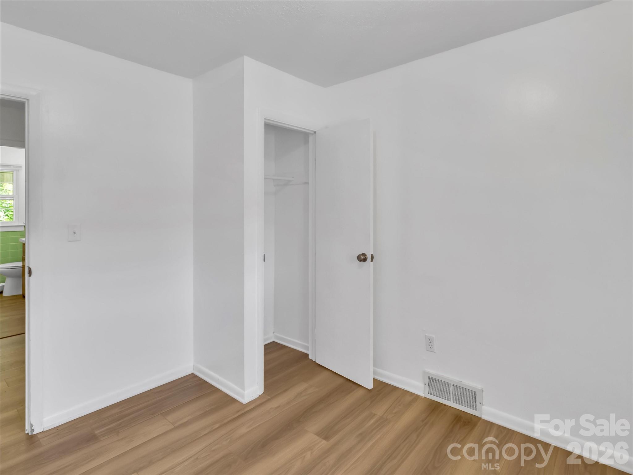 70 Iris Lane Property Photo 13