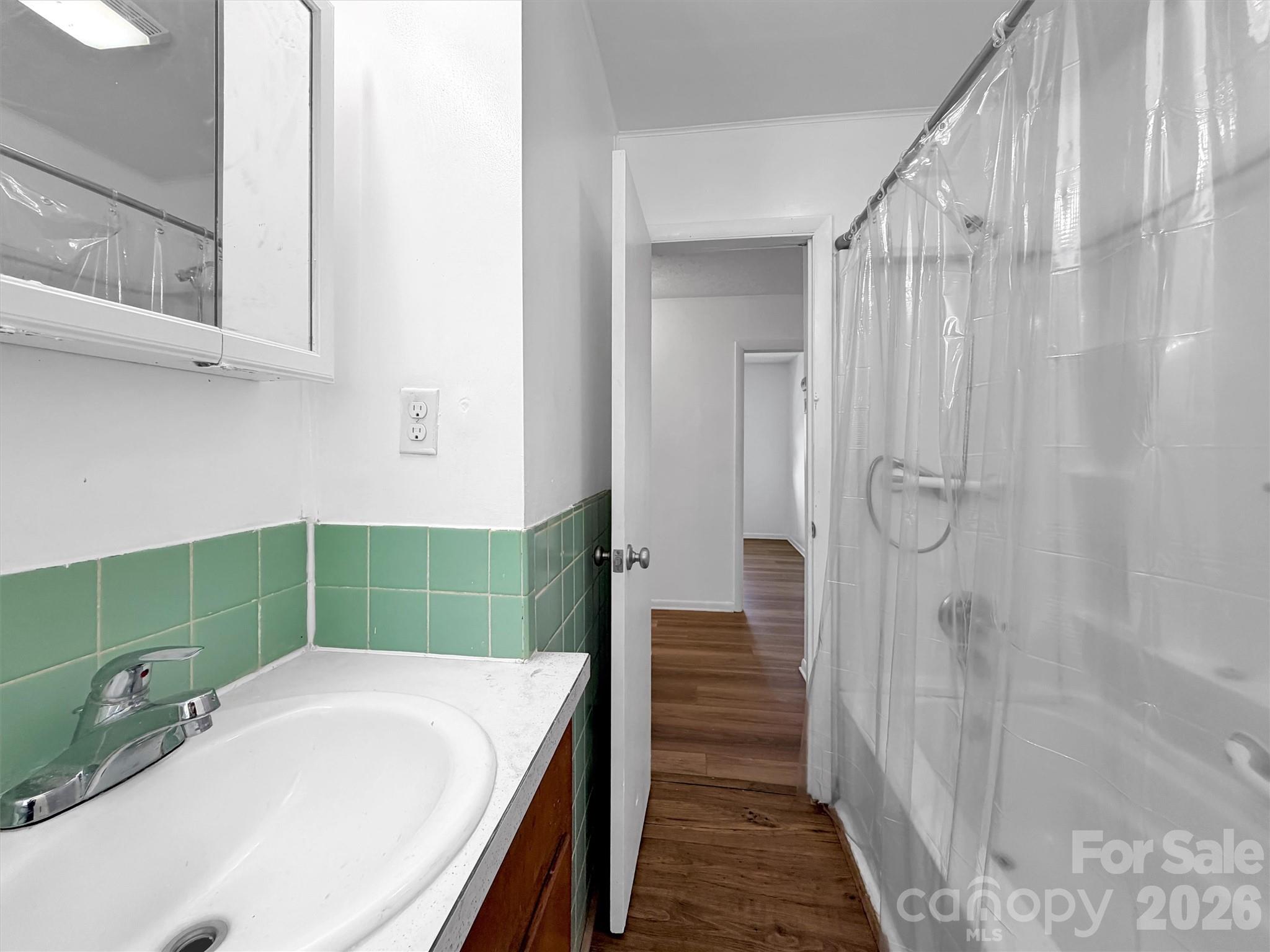 70 Iris Lane Property Photo 15