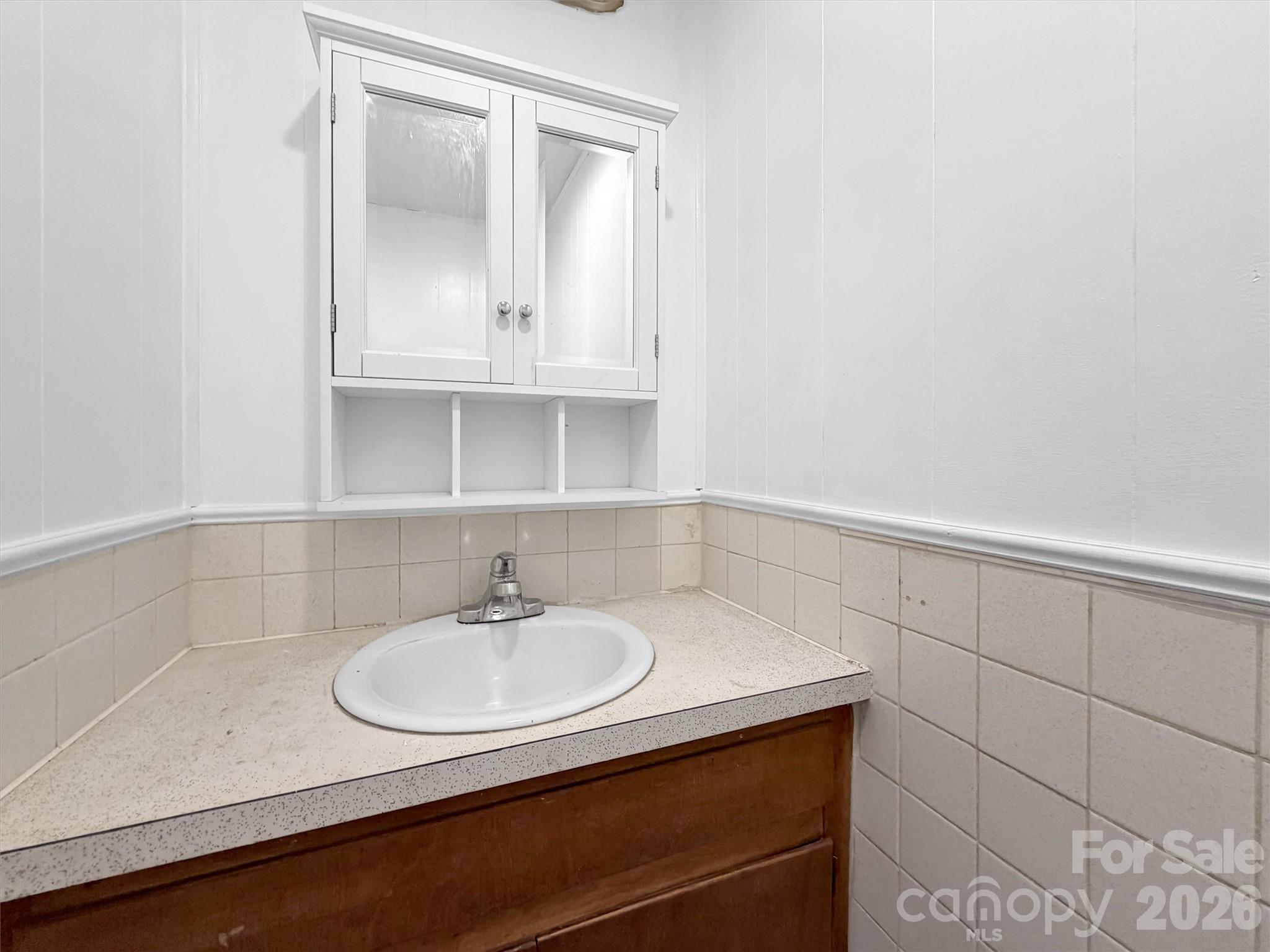 70 Iris Lane Property Photo 20