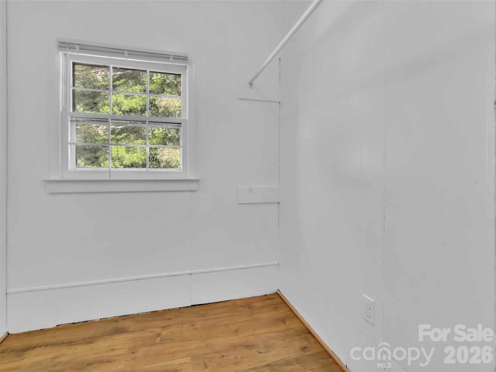70 Iris Lane Property Photo 23