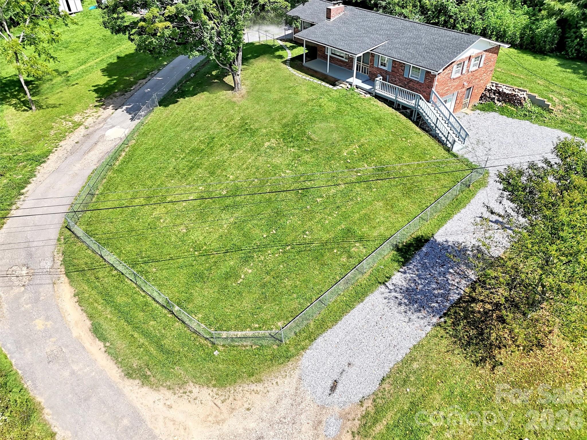 70 Iris Lane Property Photo 30
