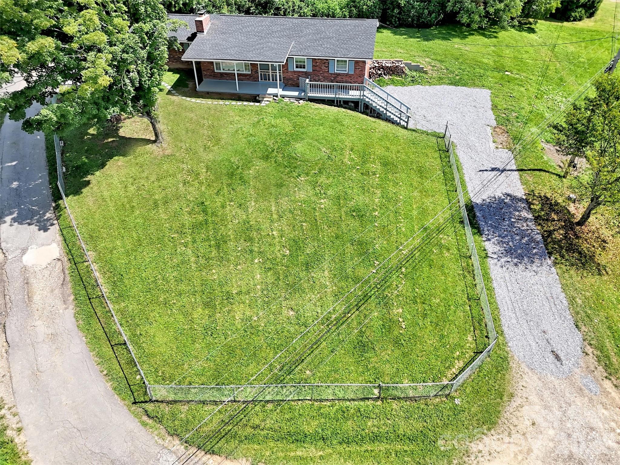 70 Iris Lane Property Photo 31