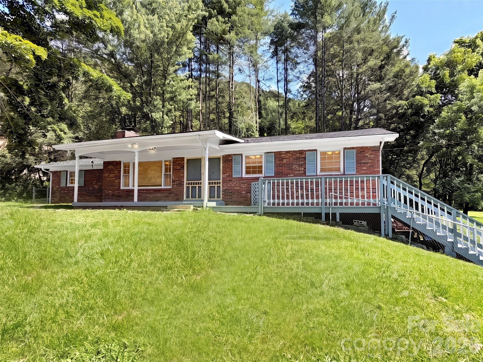 70 Iris Lane Property Photo 35