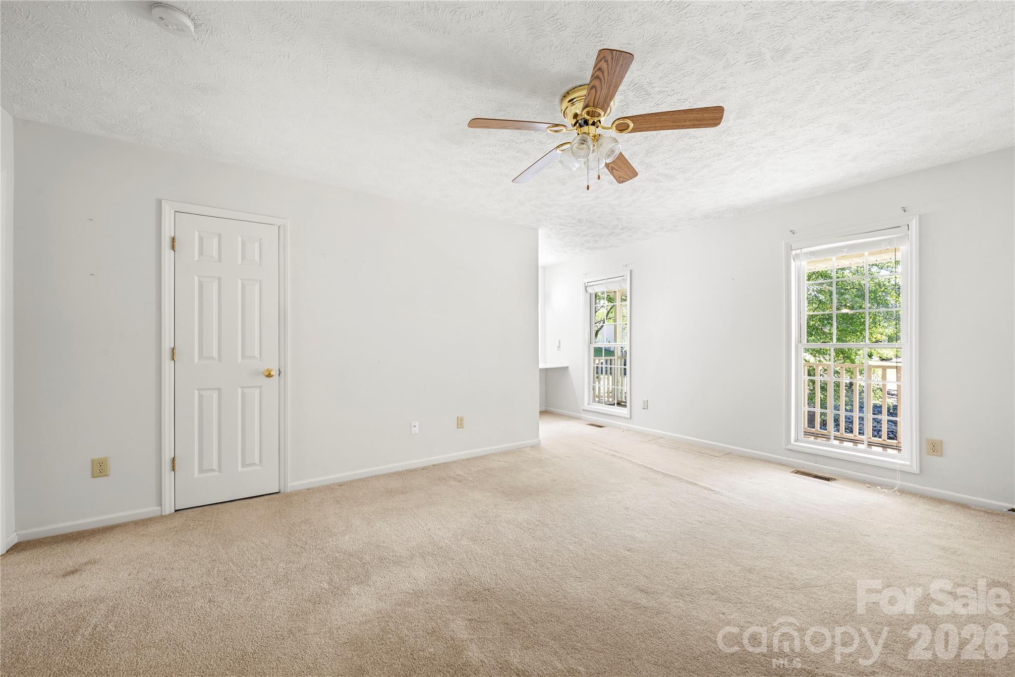 142 Harbor Point Drive 31 Property Photo 19