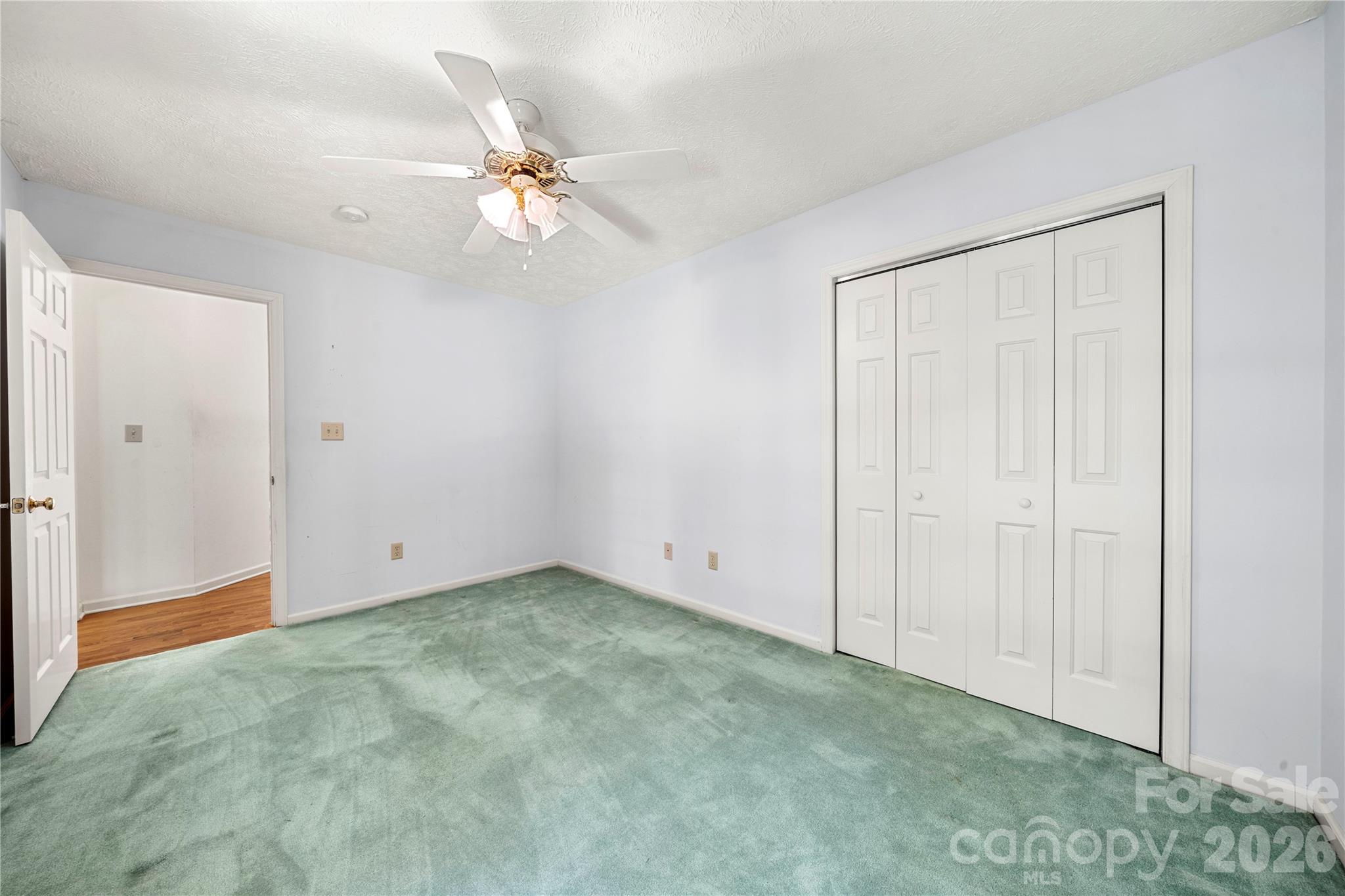 142 Harbor Point Drive 31 Property Photo 23
