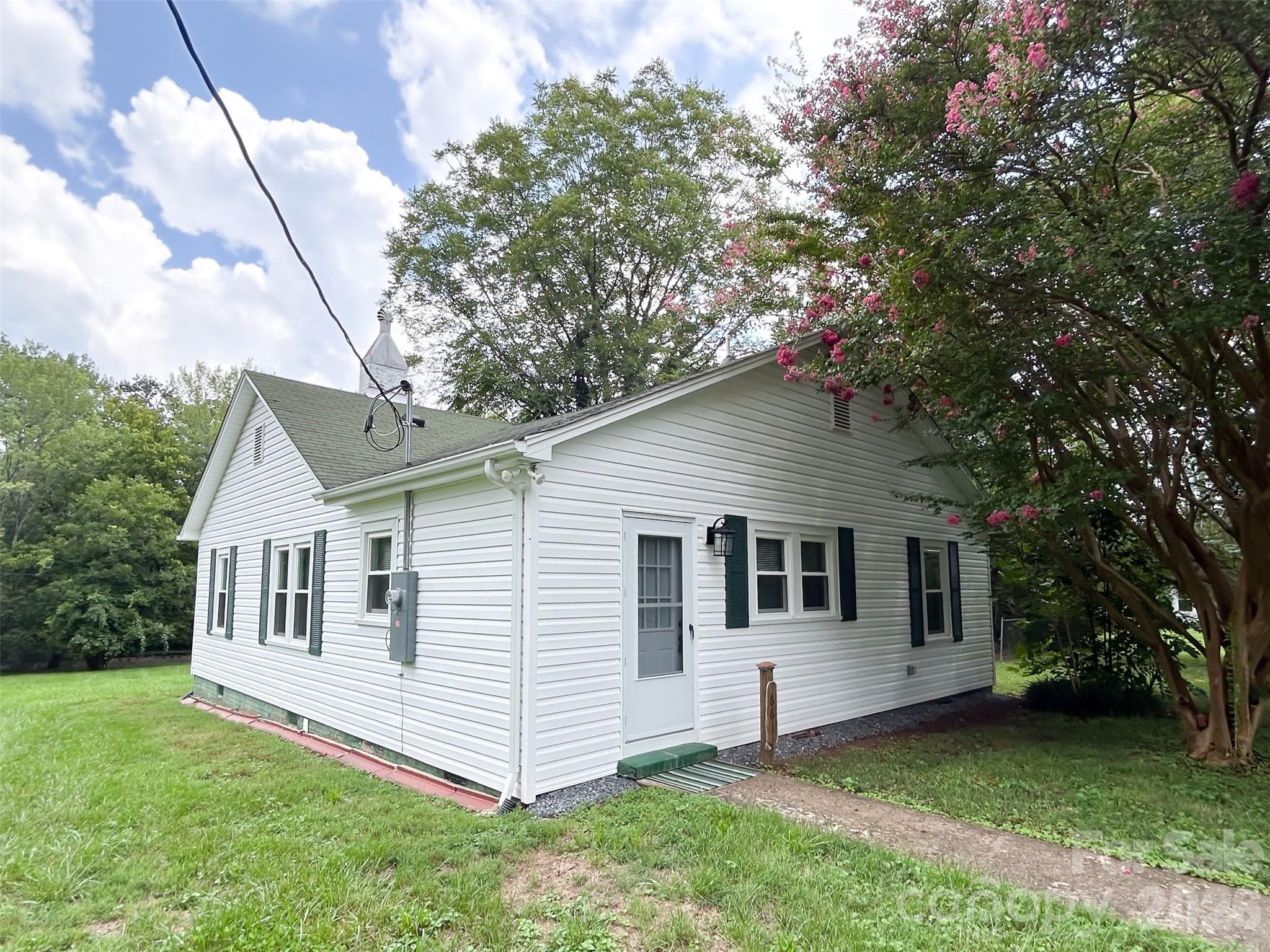 661 Central Street Property Photo 1