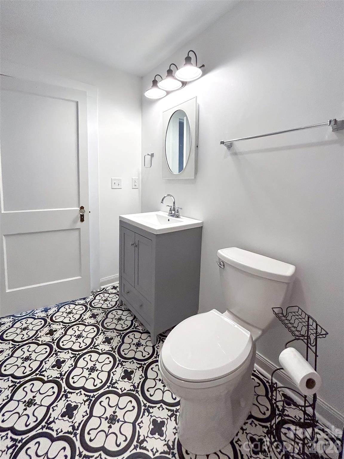 661 Central Street Property Photo 9