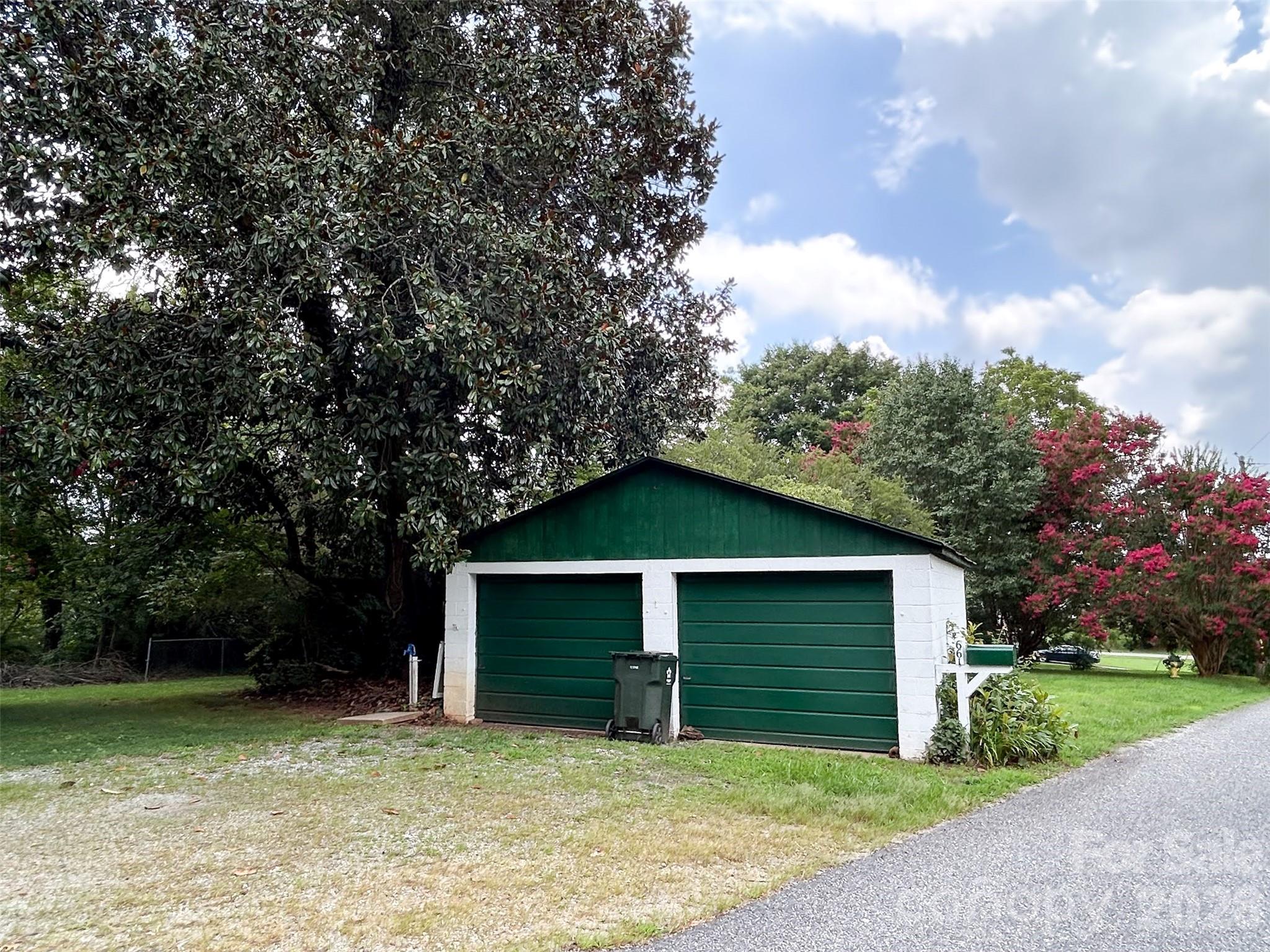 661 Central Street Property Photo 15