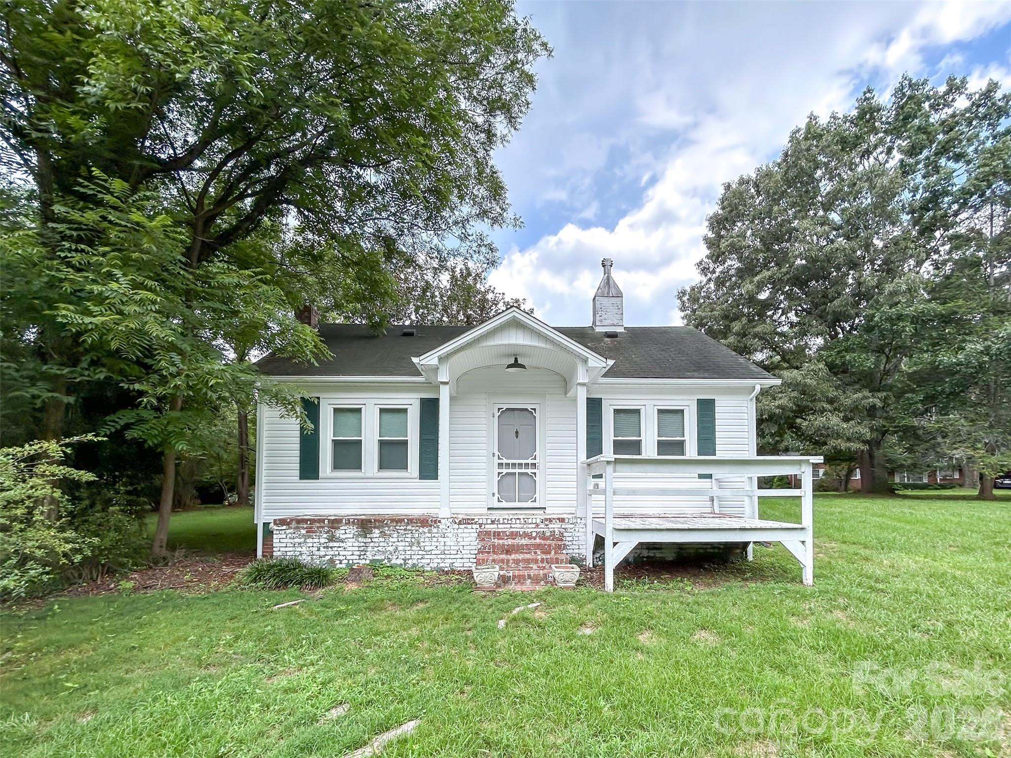 661 Central Street Property Photo 17