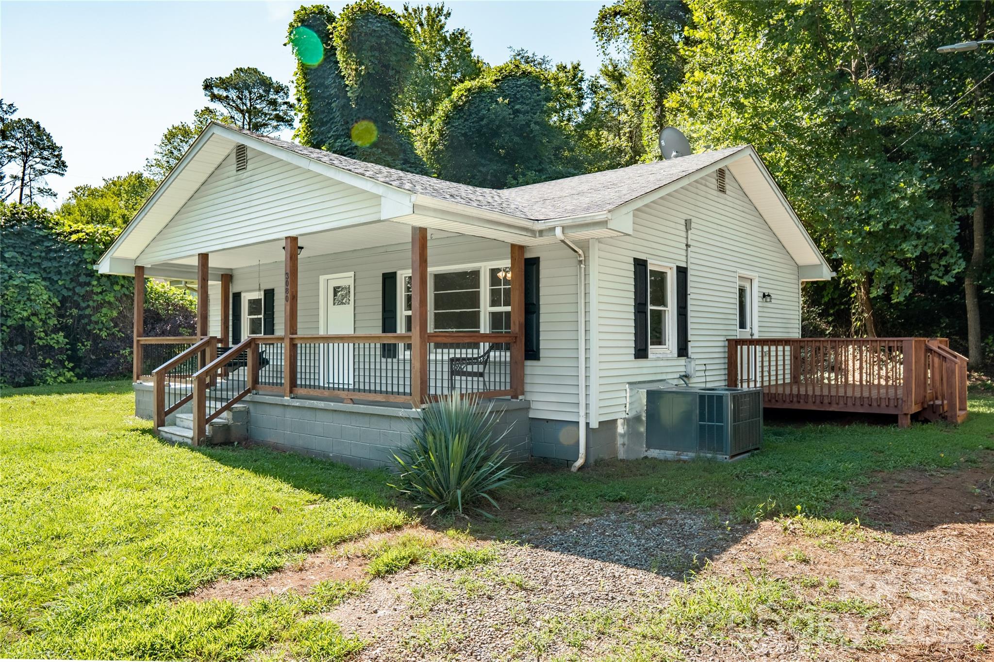 3080 Whitesides Road Property Photo 1