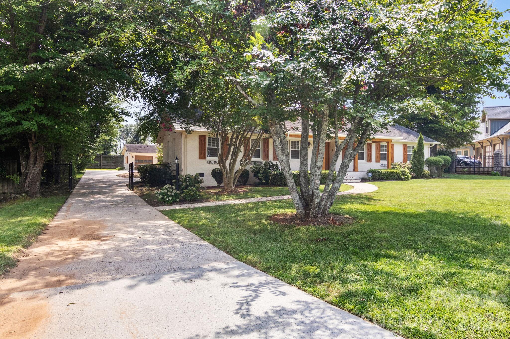 7030 Delta Lake Drive Property Photo 3