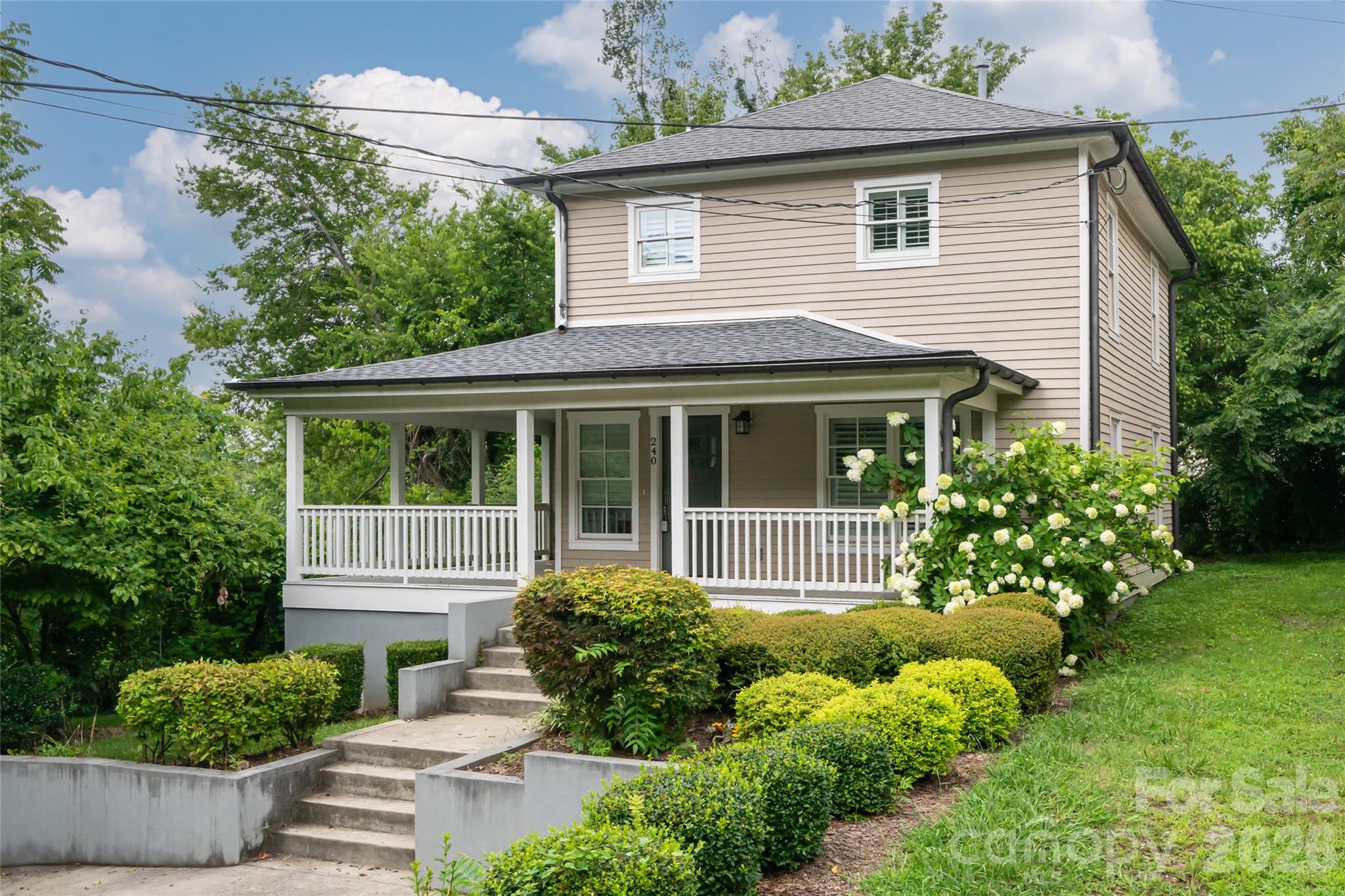 240 S Beaumont Street Property Photo 1