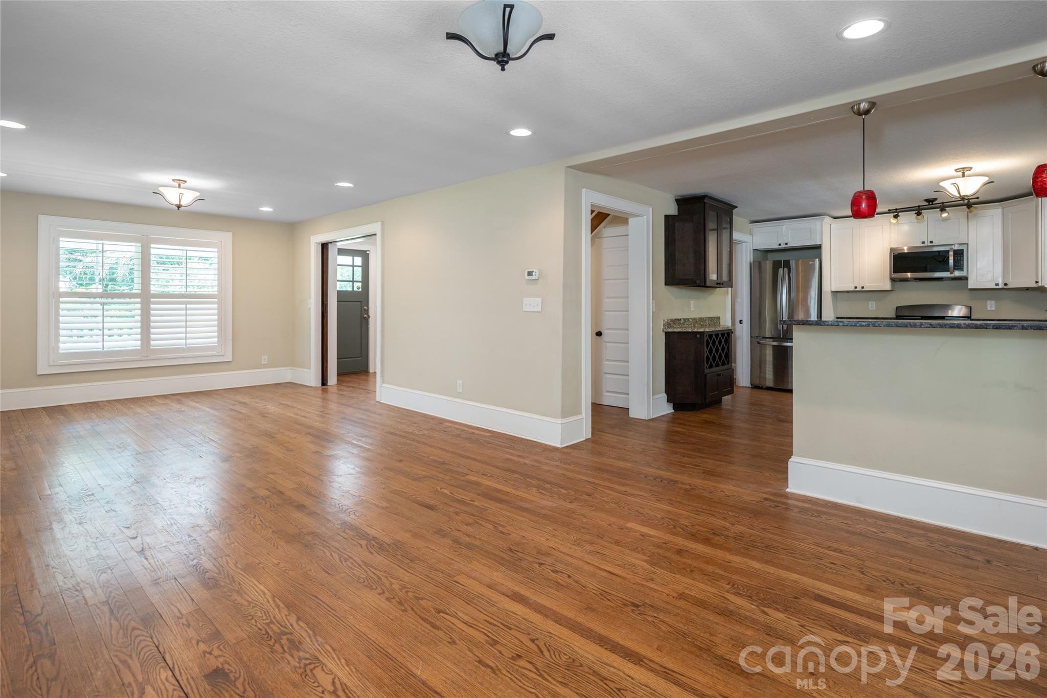 240 S Beaumont Street Property Photo 13